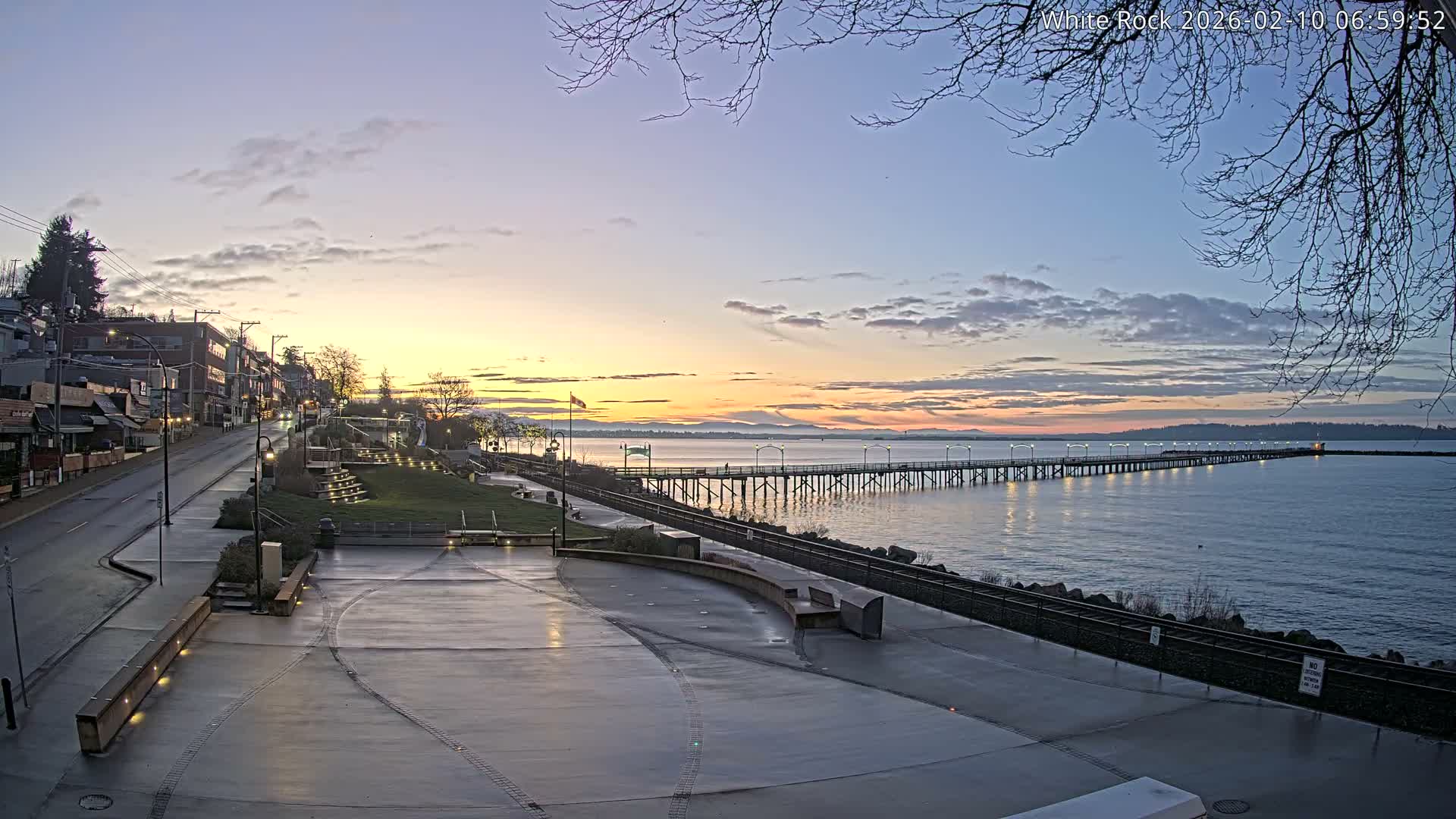 White Rock City & Pier Live Cam - White Rock, Metro Vancouver, British Columbia, Canada