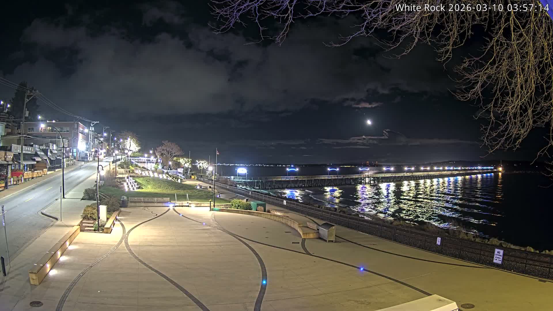 White Rock City & Pier Live Cam - White Rock, Metro Vancouver, British Columbia, Canada