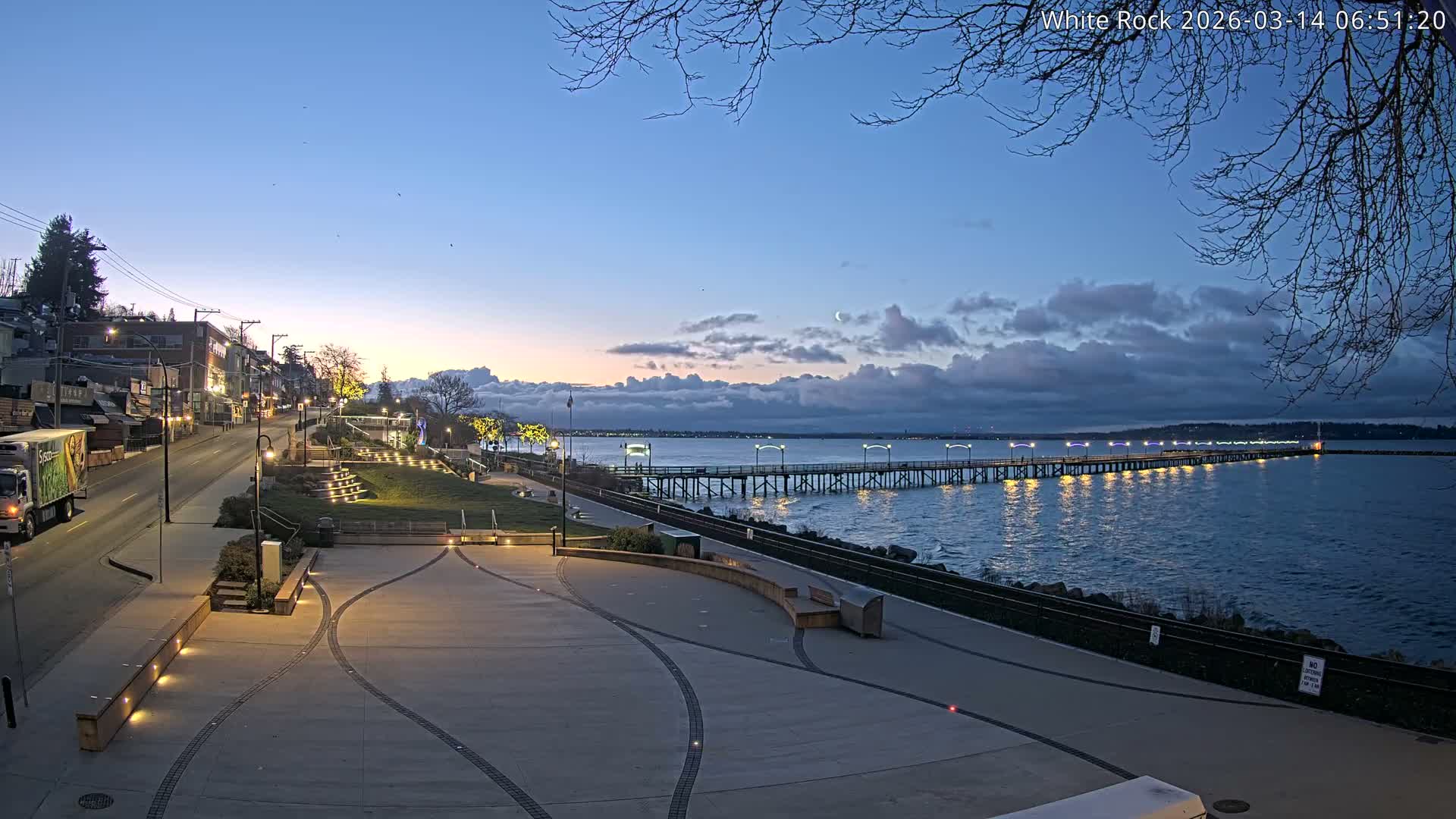 White Rock City & Pier Live Cam - White Rock, Metro Vancouver, British Columbia, Canada