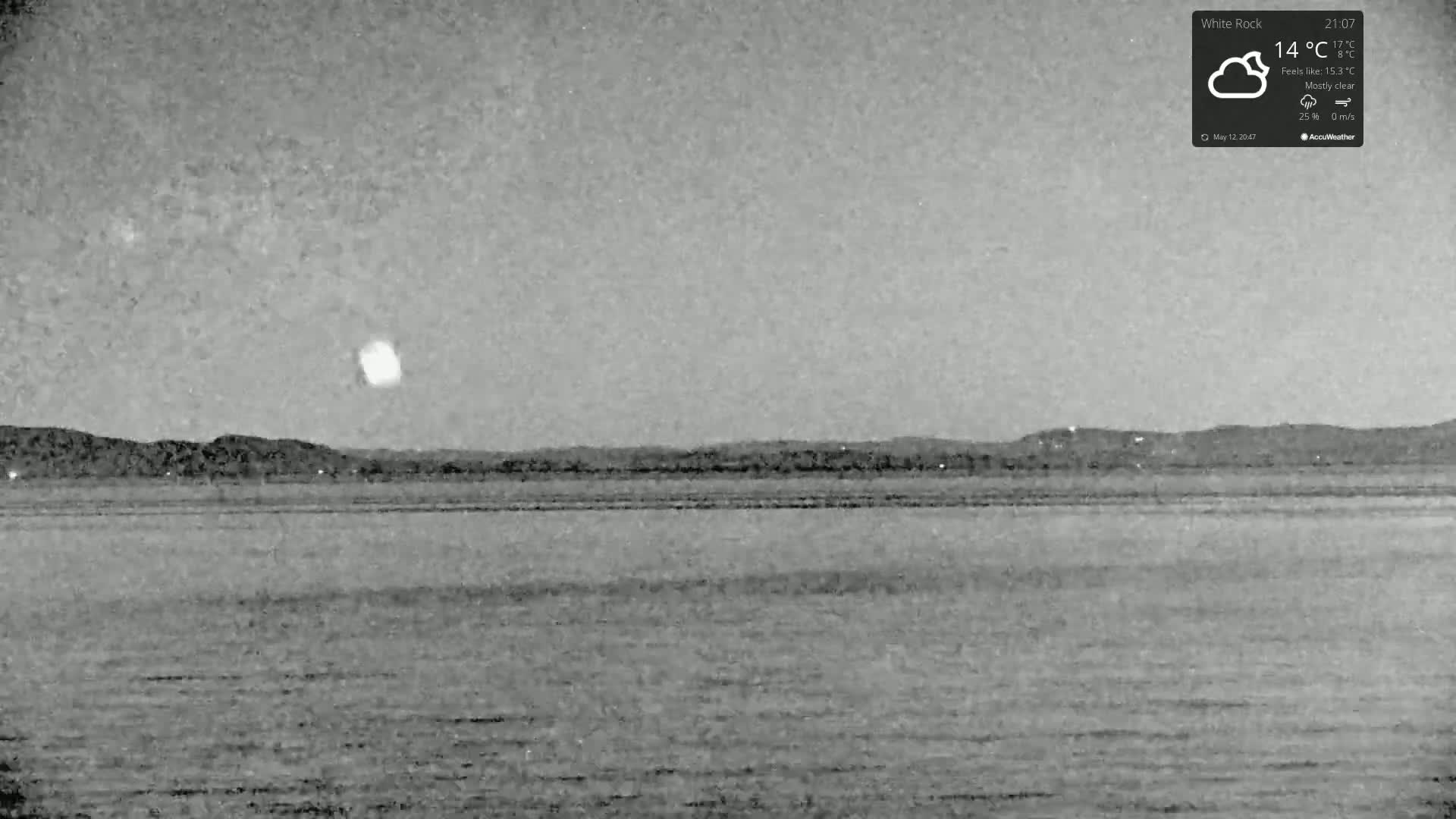 White Rock East Beach Live Cam - White Rock, Metro Vancouver, British Columbia, Canada