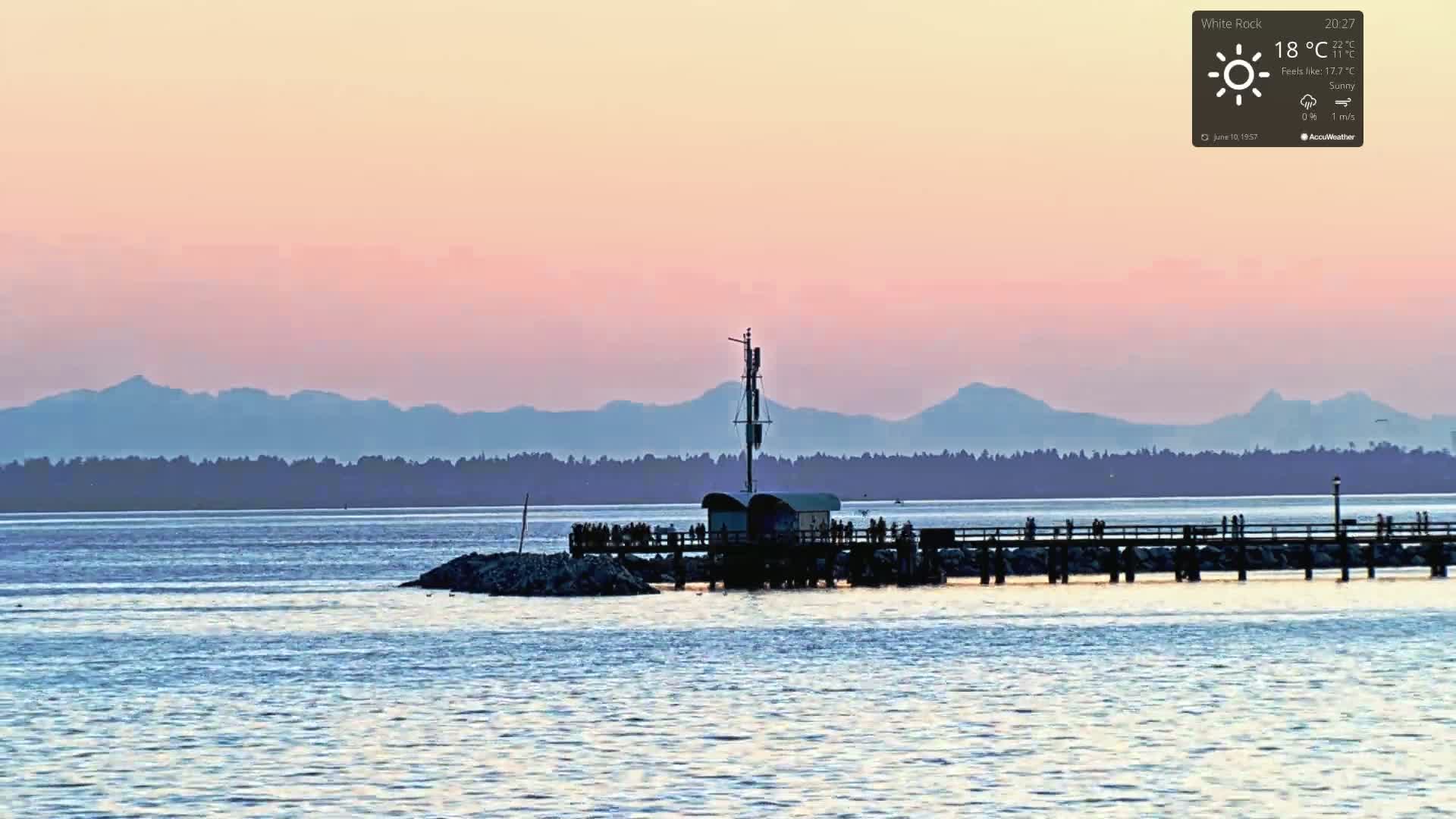 White Rock East Beach Live Cam - White Rock, Metro Vancouver, British Columbia, Canada