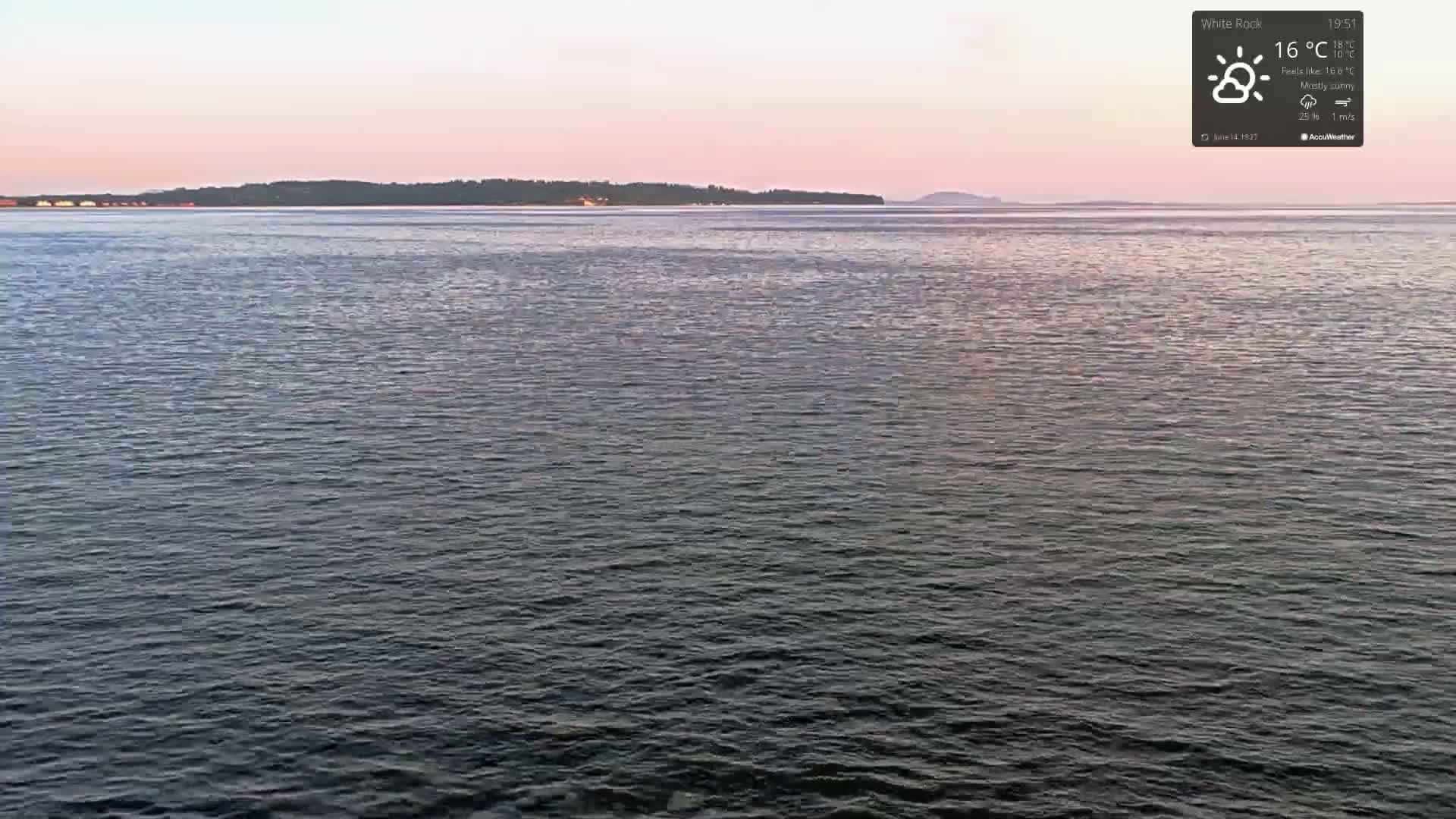 White Rock East Beach Live Cam - White Rock, Metro Vancouver, British Columbia, Canada