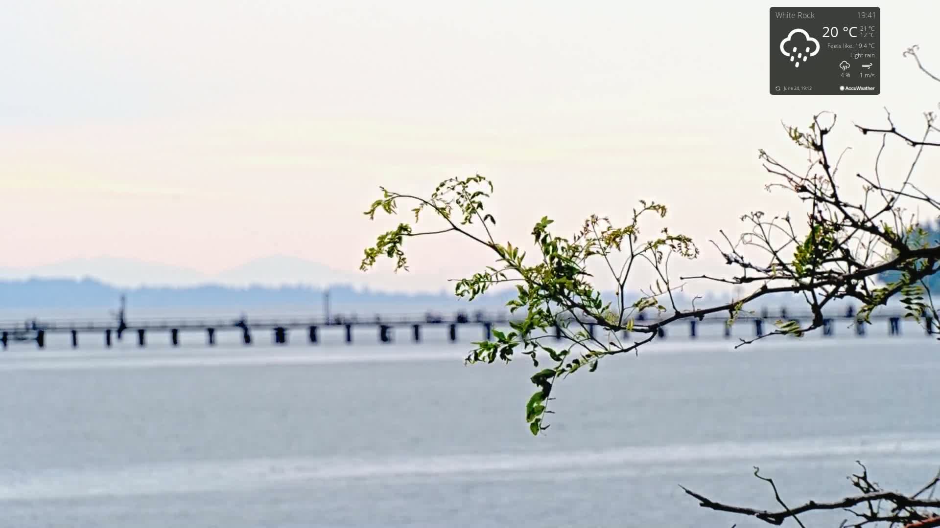 White Rock East Beach Live Cam - White Rock, Metro Vancouver, British Columbia, Canada
