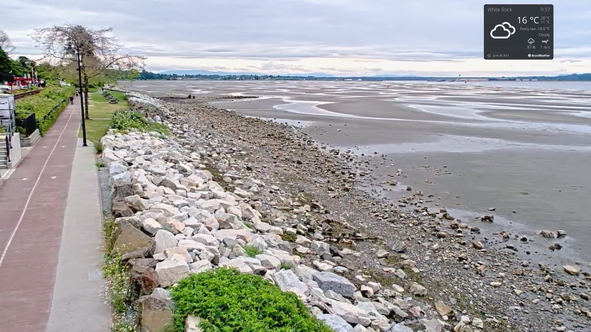 White Rock East Beach Live Cam - White Rock, Metro Vancouver, British Columbia, Canada