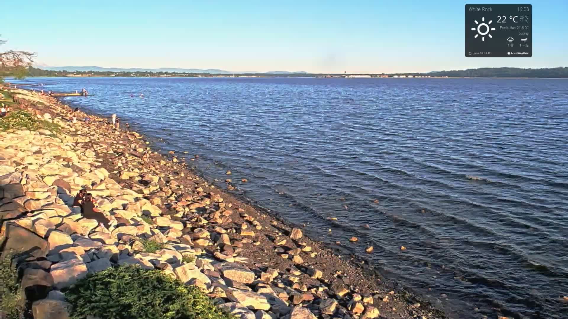 White Rock East Beach Live Cam - White Rock, Metro Vancouver, British Columbia, Canada