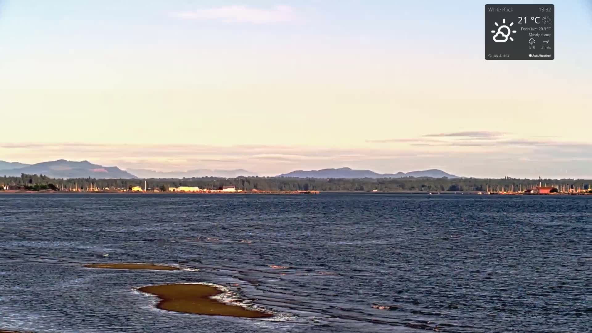 White Rock East Beach Live Cam - White Rock, Metro Vancouver, British Columbia, Canada