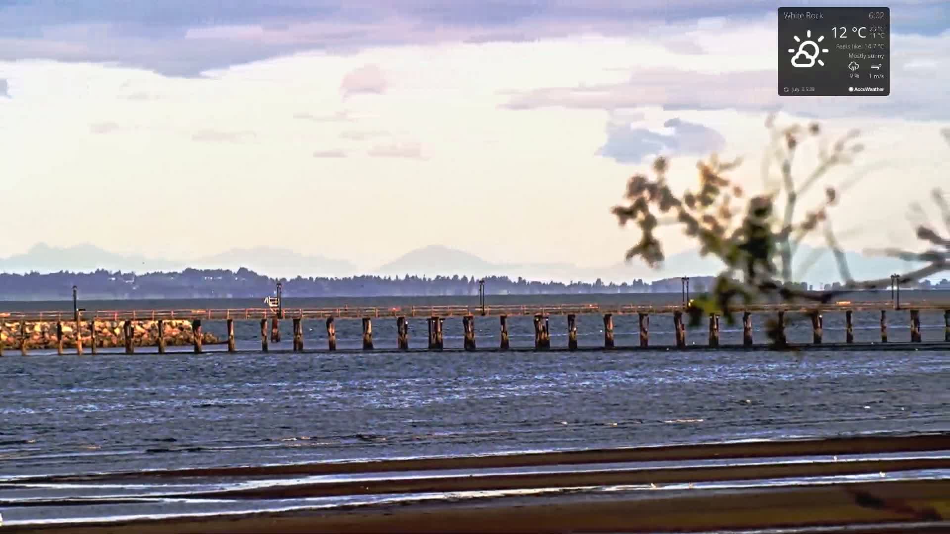 White Rock East Beach Live Cam - White Rock, Metro Vancouver, British Columbia, Canada