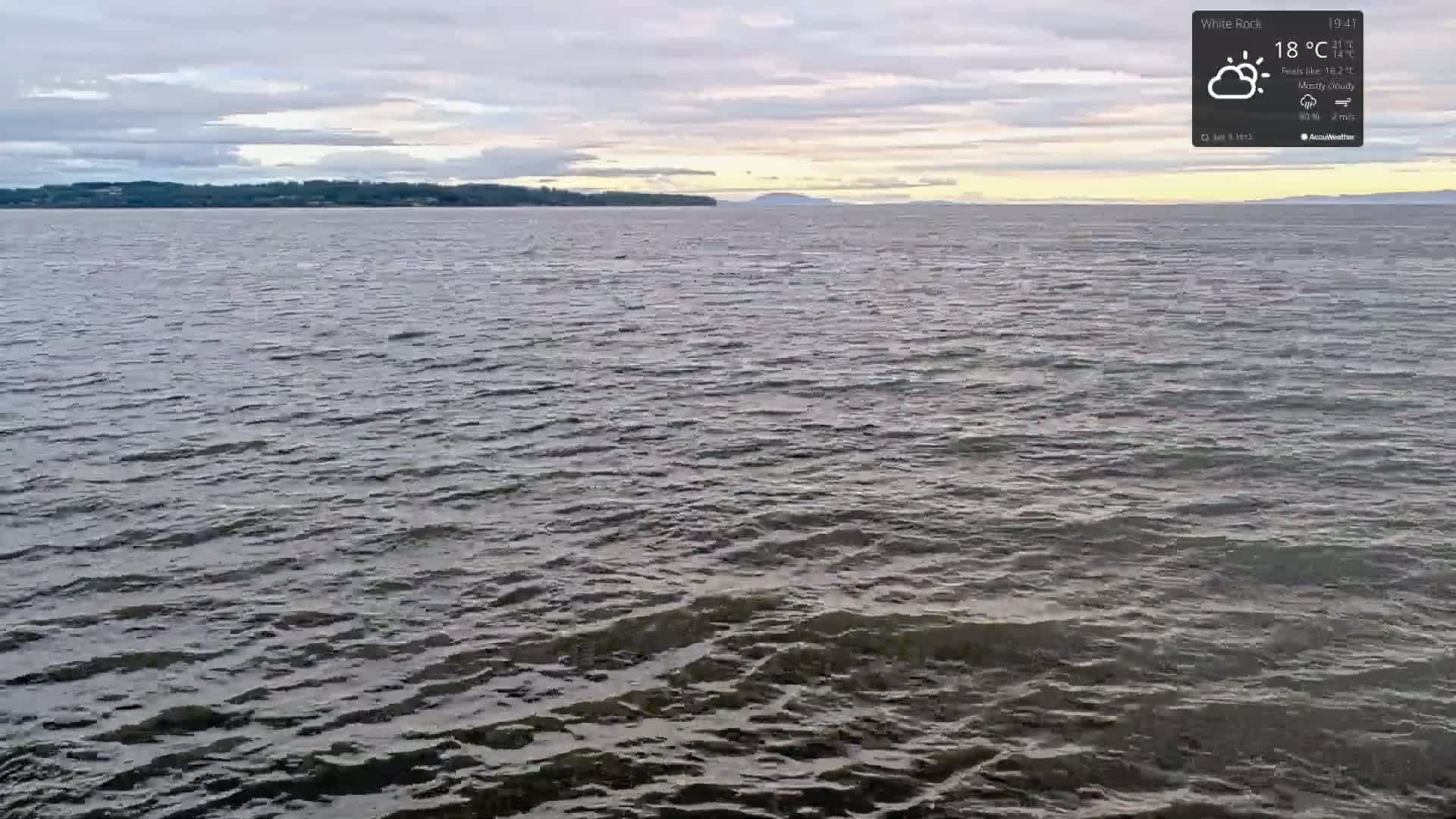 White Rock East Beach Live Cam - White Rock, Metro Vancouver, British Columbia, Canada