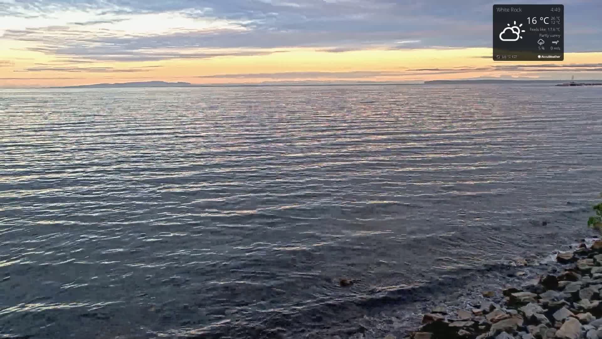 White Rock East Beach Live Cam - White Rock, Metro Vancouver, British Columbia, Canada