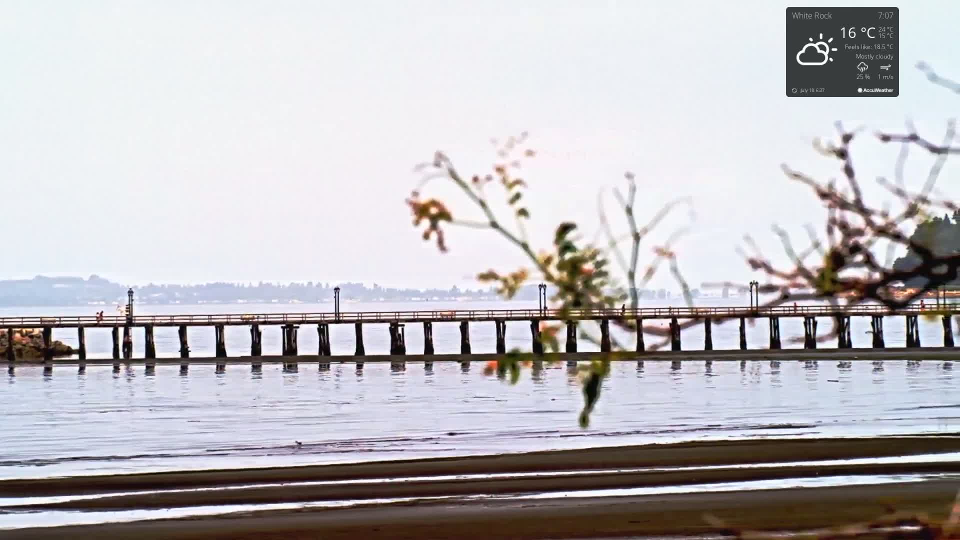 White Rock East Beach Live Cam - White Rock, Metro Vancouver, British Columbia, Canada