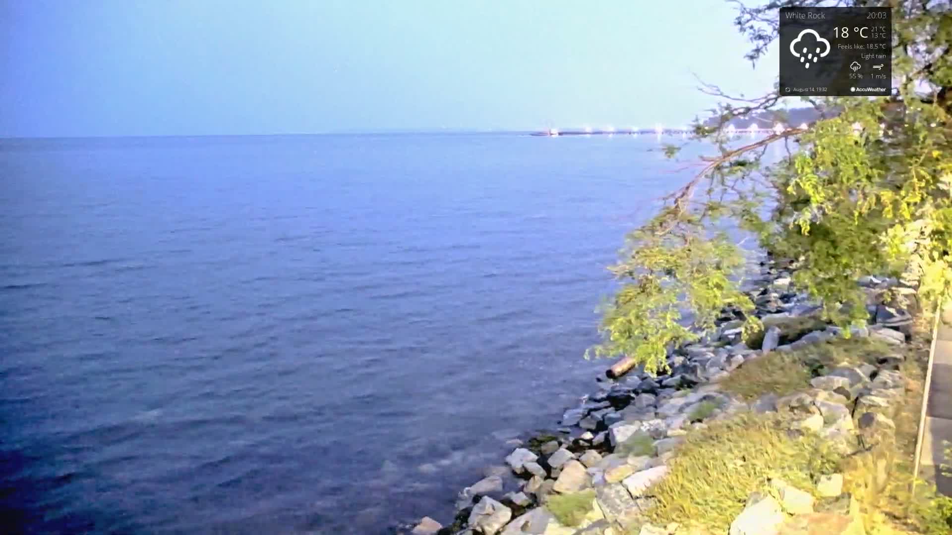 White Rock East Beach Live Cam - White Rock, Metro Vancouver, British Columbia, Canada