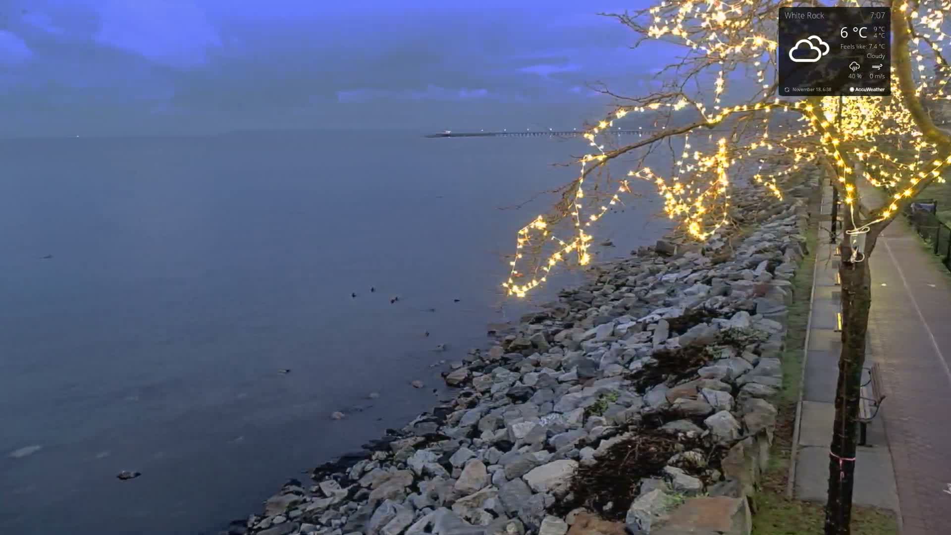 White Rock East Beach Live Cam - White Rock, Metro Vancouver, British Columbia, Canada