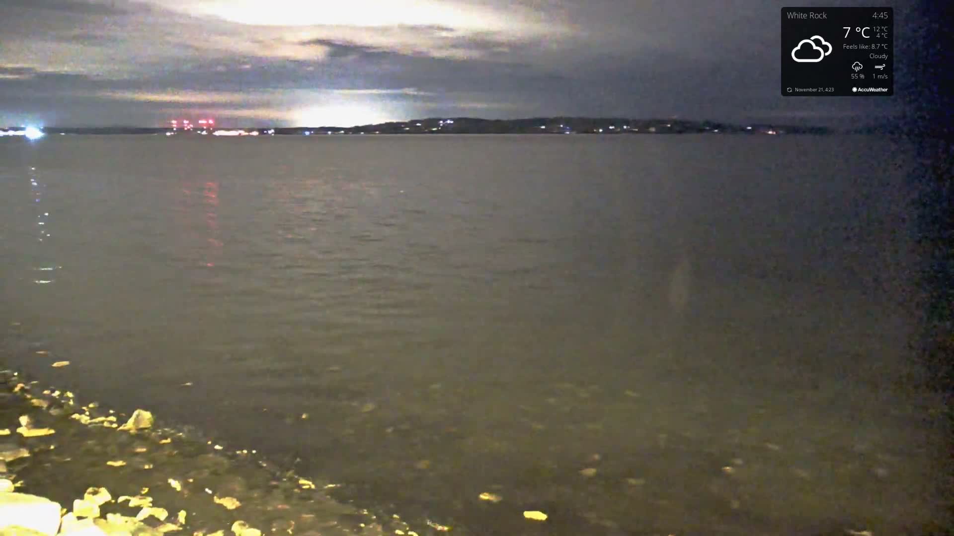 White Rock East Beach Live Cam - White Rock, Metro Vancouver, British Columbia, Canada