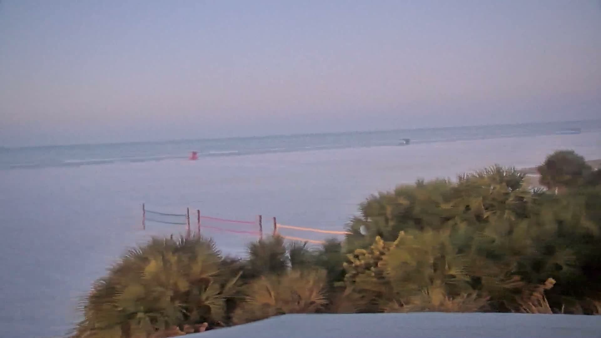 Siesta Key Beach Live Cam - Siesta Key, Sarasota, Florida, USA