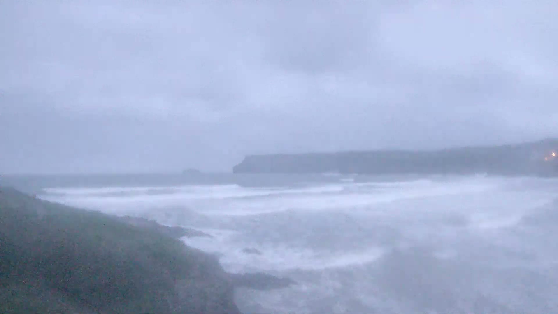 Polzeath Beach Live Cam - Polzeath, Cornwall, South West, England, United Kingdom