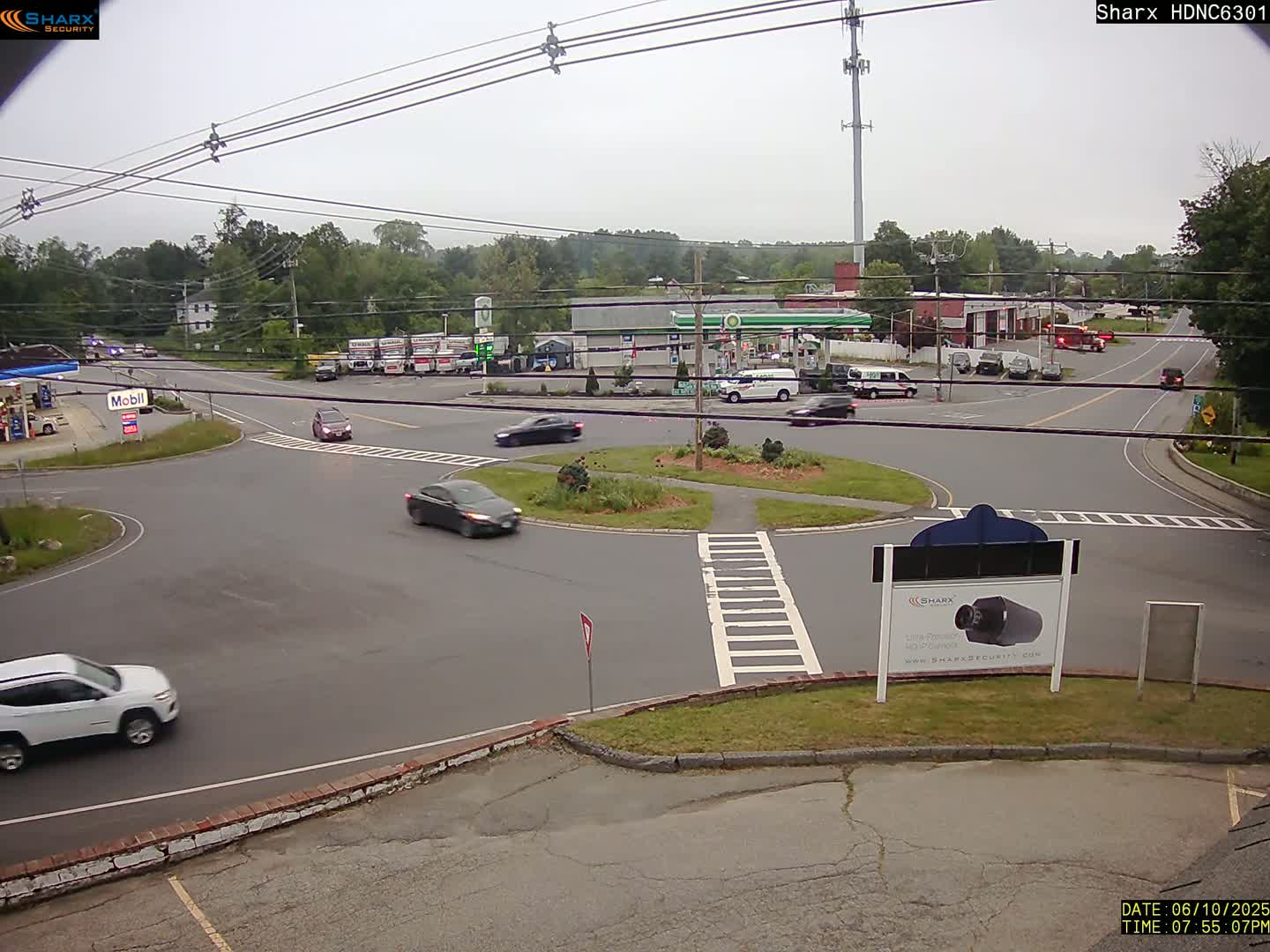Derry City NH, E Derry Rd/ Chester Rd /E Broadway Derry Village Junction Live Cam - Derry, Rockingham, New Hampshire, USA