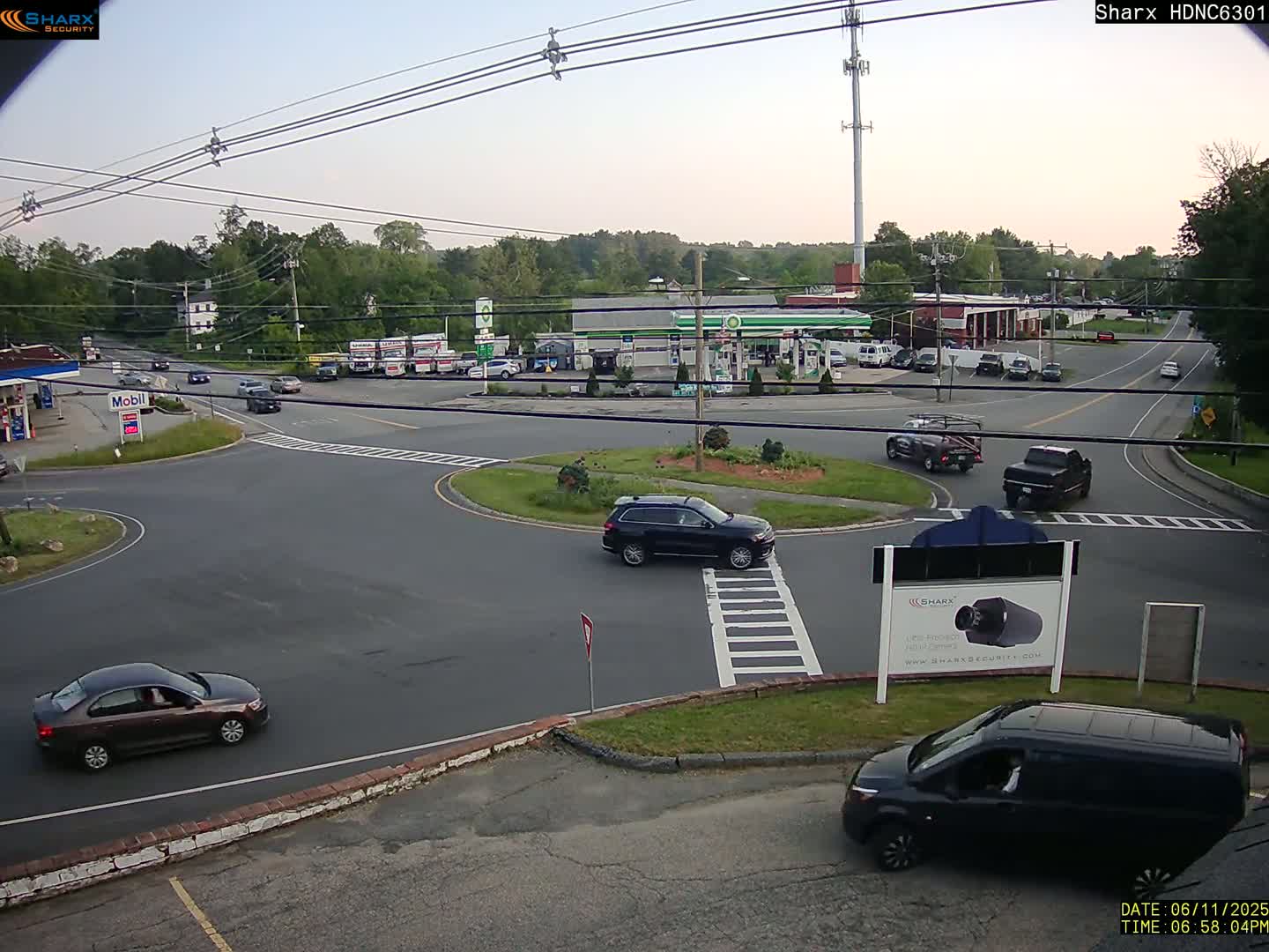 Derry City NH, E Derry Rd/ Chester Rd /E Broadway Derry Village Junction Live Cam - Derry, Rockingham, New Hampshire, USA