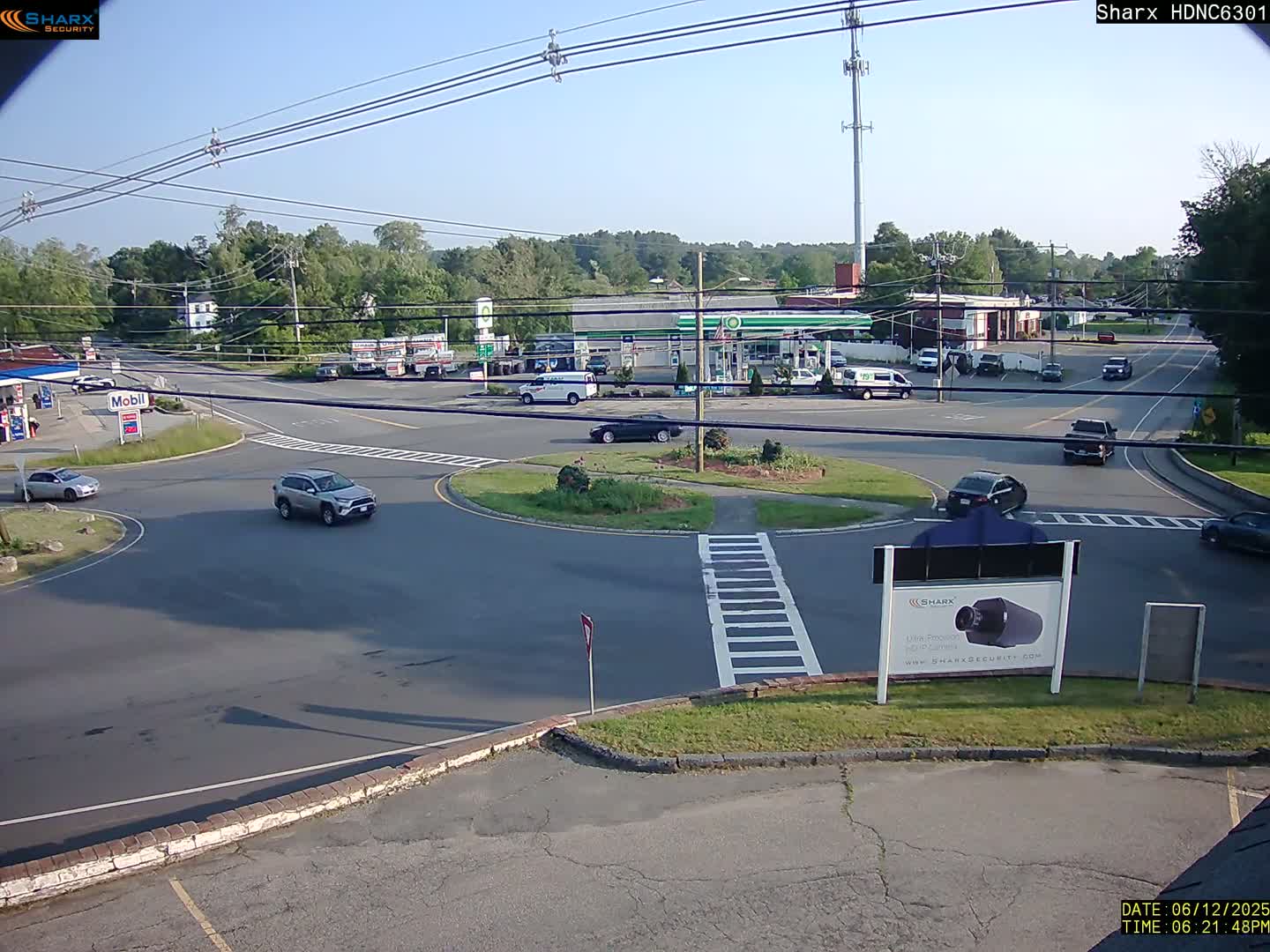 Derry City NH, E Derry Rd/ Chester Rd /E Broadway Derry Village Junction Live Cam - Derry, Rockingham, New Hampshire, USA