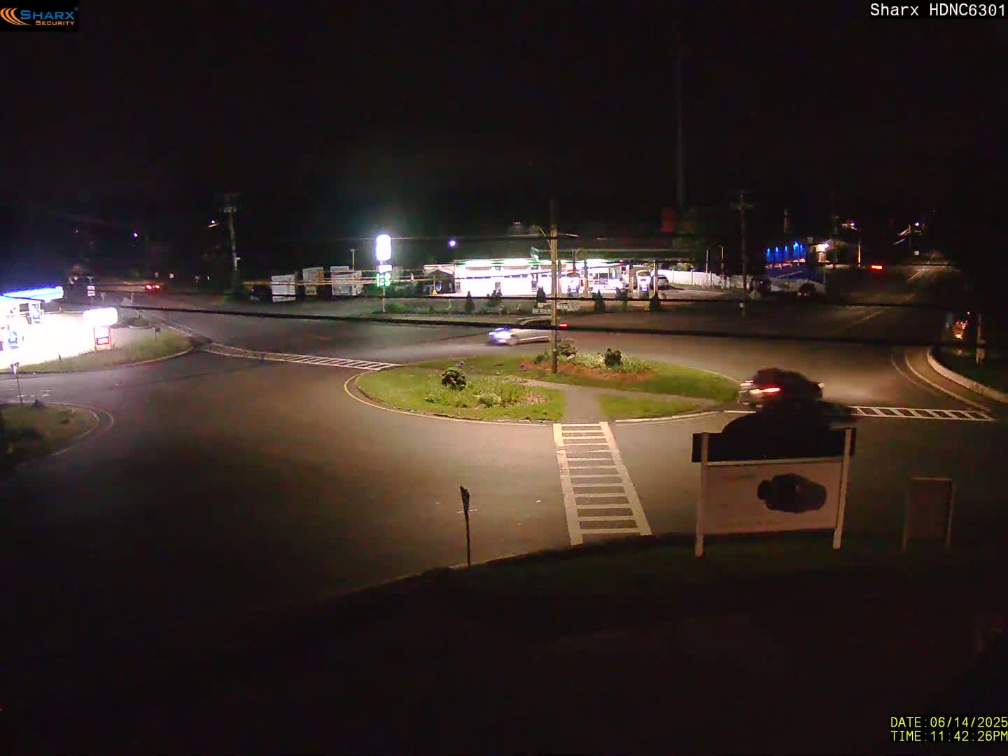Derry City NH, E Derry Rd/ Chester Rd /E Broadway Derry Village Junction Live Cam - Derry, Rockingham, New Hampshire, USA