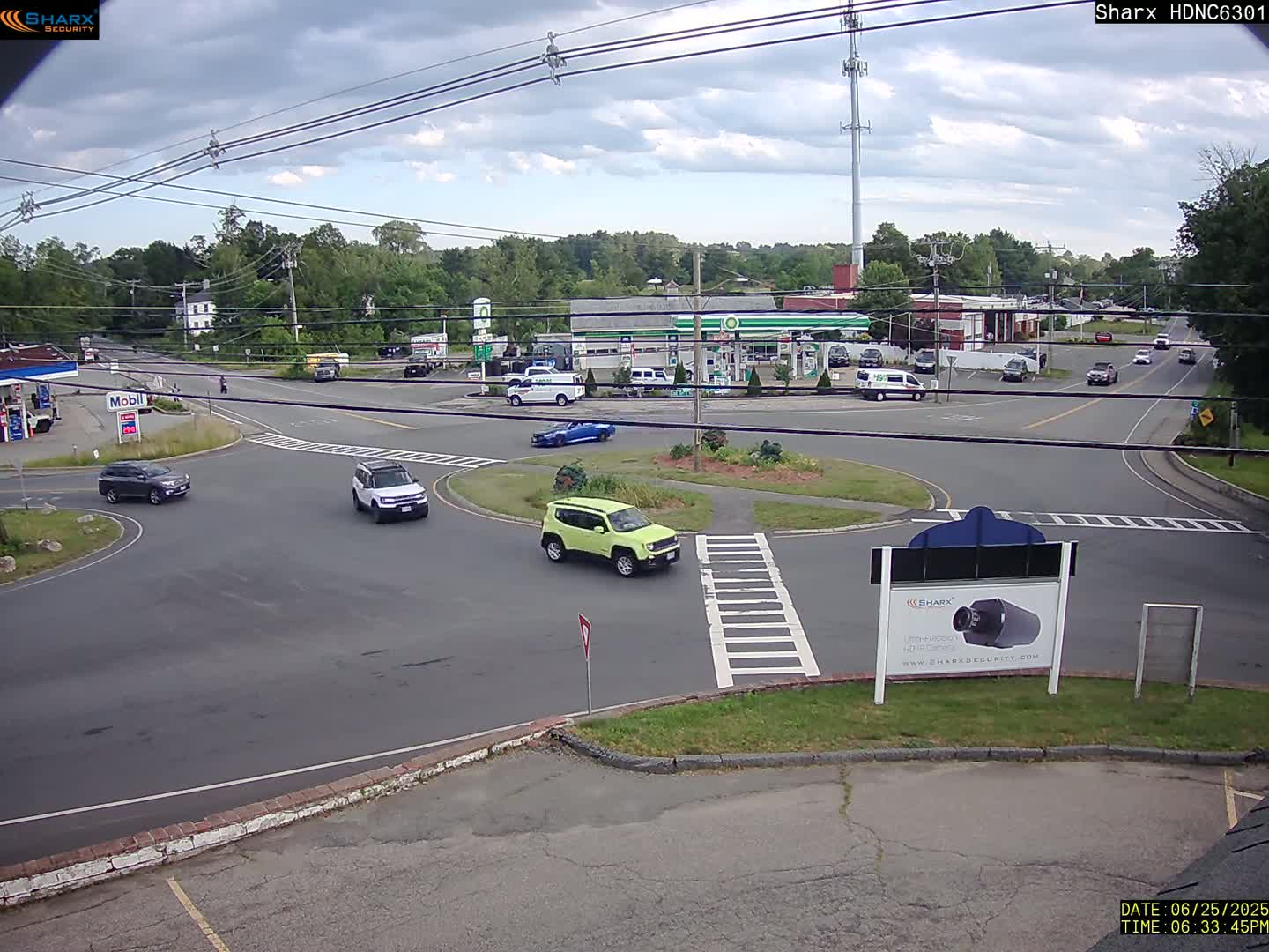 Derry City NH, E Derry Rd/ Chester Rd /E Broadway Derry Village Junction Live Cam - Derry, Rockingham, New Hampshire, USA
