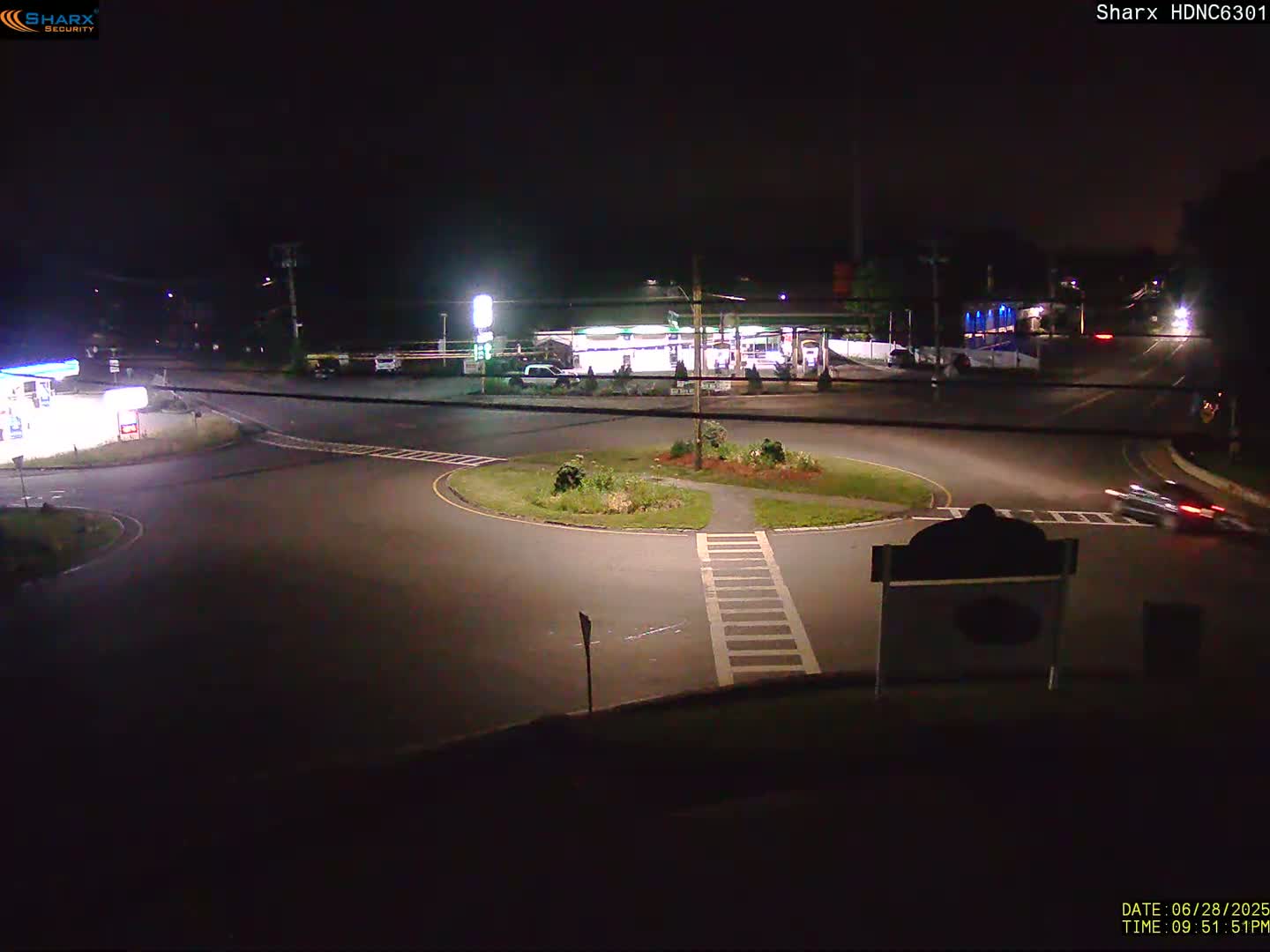 Derry City NH, E Derry Rd/ Chester Rd /E Broadway Derry Village Junction Live Cam - Derry, Rockingham, New Hampshire, USA