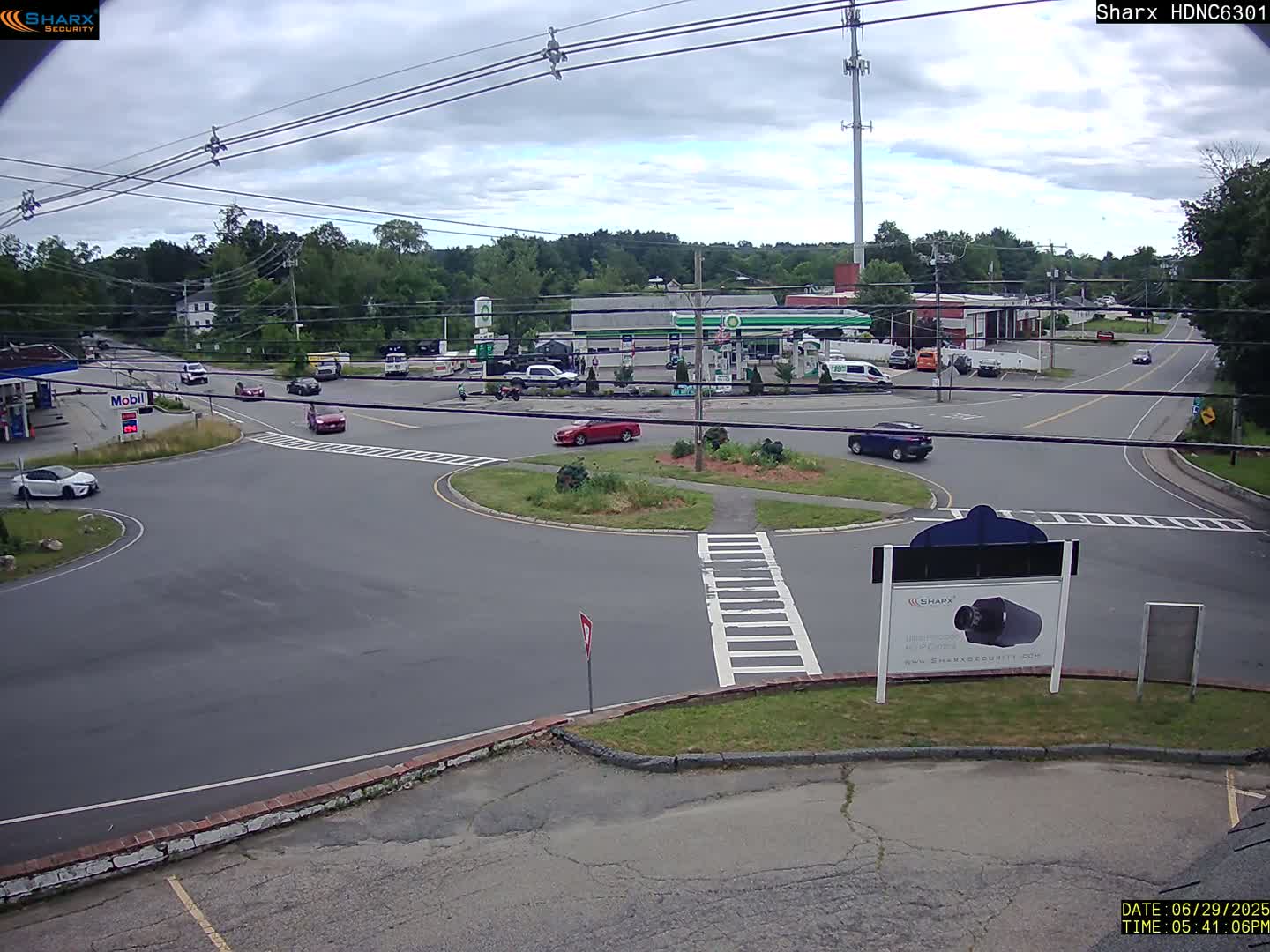 Derry City NH, E Derry Rd/ Chester Rd /E Broadway Derry Village Junction Live Cam - Derry, Rockingham, New Hampshire, USA