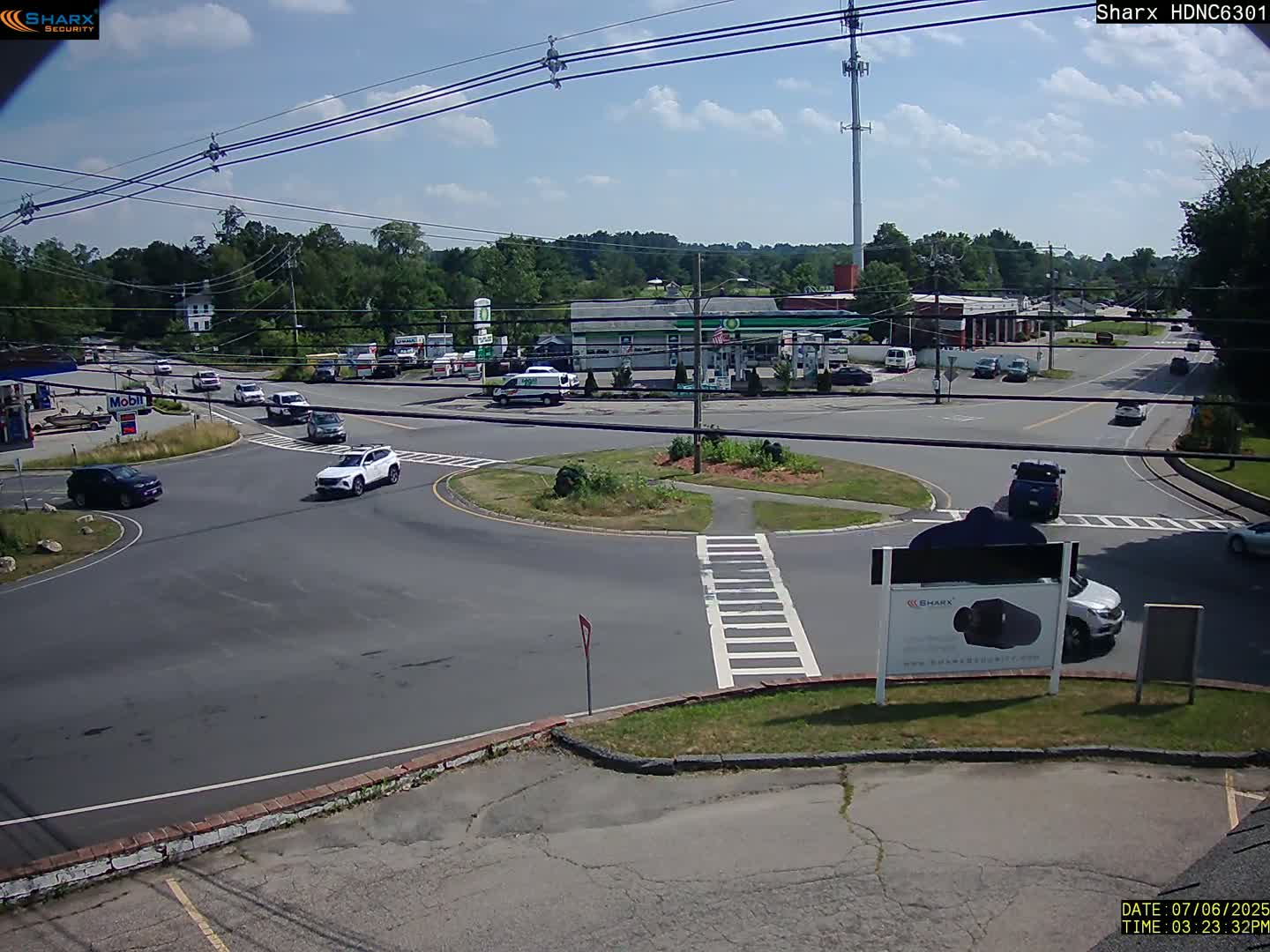 Derry City NH, E Derry Rd/ Chester Rd /E Broadway Derry Village Junction Live Cam - Derry, Rockingham, New Hampshire, USA