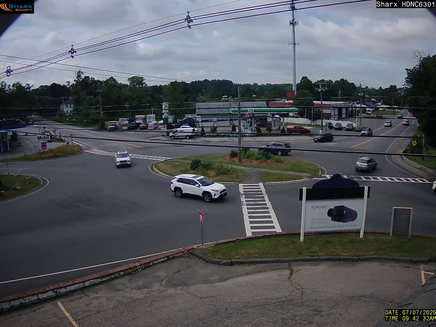 Derry City NH, E Derry Rd/ Chester Rd /E Broadway Derry Village Junction Live Cam - Derry, Rockingham, New Hampshire, USA