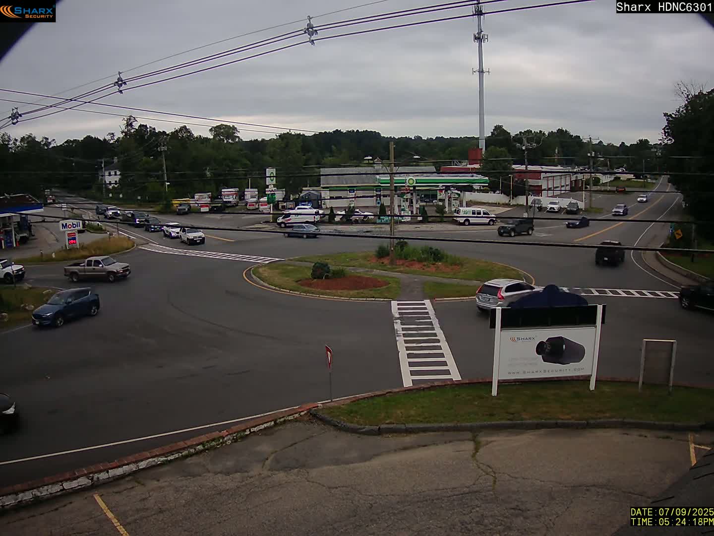 Derry City NH, E Derry Rd/ Chester Rd /E Broadway Derry Village Junction Live Cam - Derry, Rockingham, New Hampshire, USA