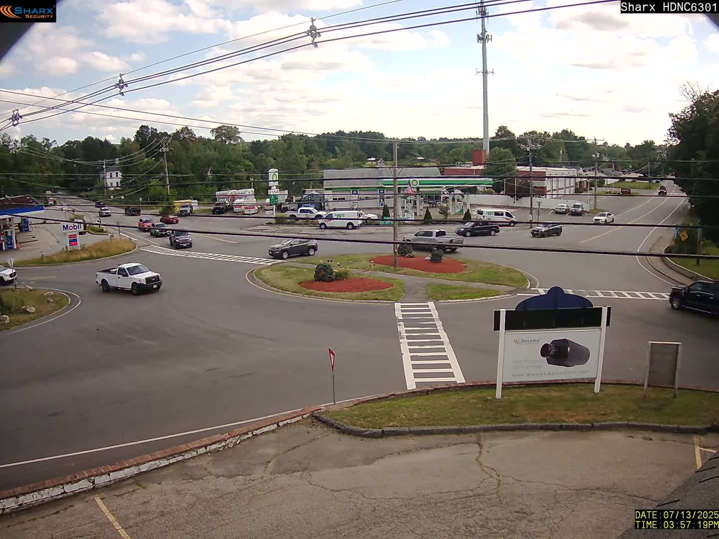 Derry City NH, E Derry Rd/ Chester Rd /E Broadway Derry Village Junction Live Cam - Derry, Rockingham, New Hampshire, USA