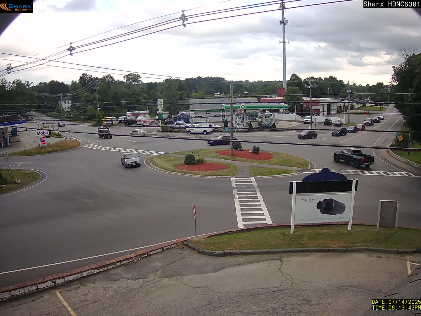 Derry City NH, E Derry Rd/ Chester Rd /E Broadway Derry Village Junction Live Cam - Derry, Rockingham, New Hampshire, USA