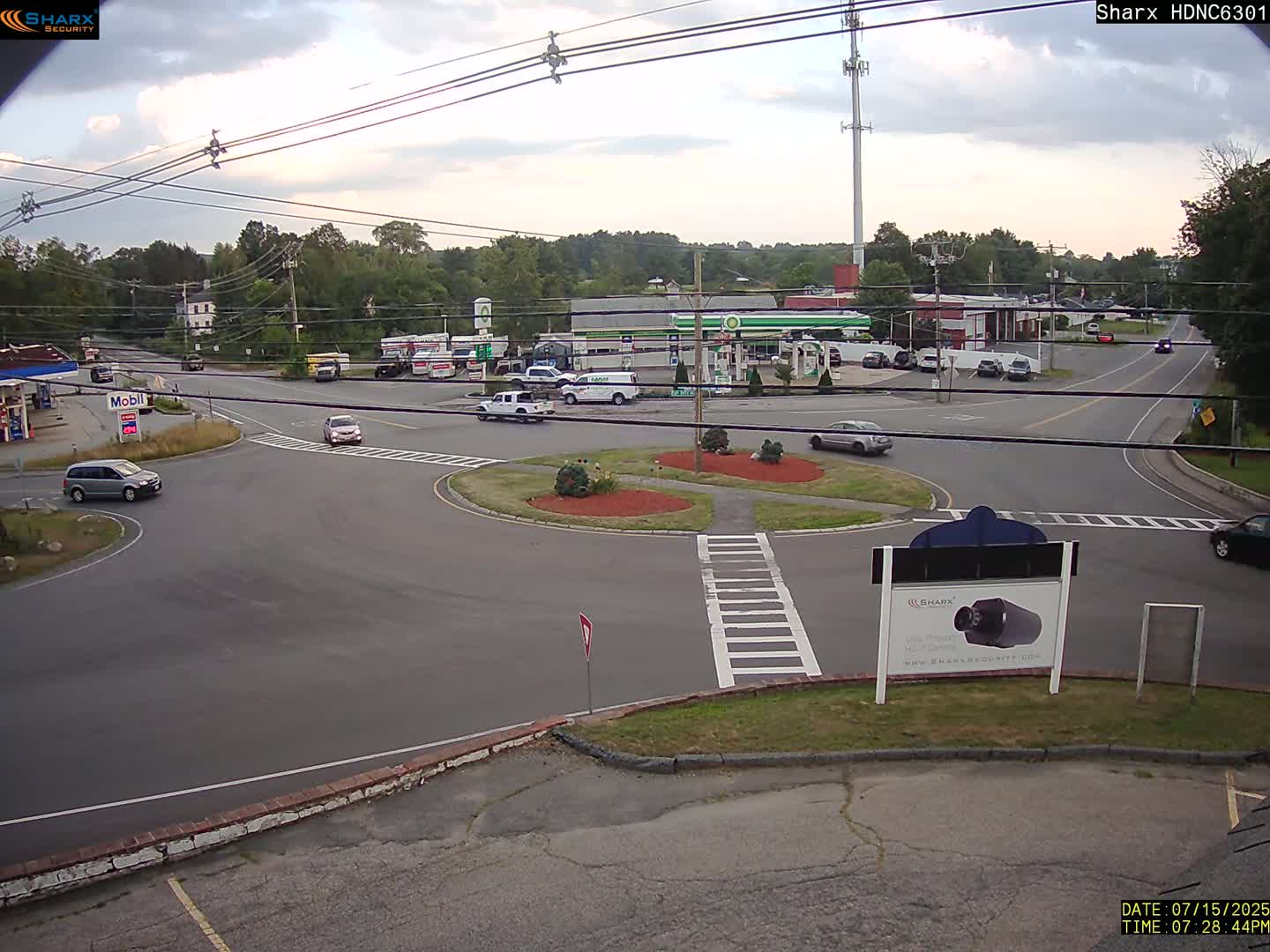 Derry City NH, E Derry Rd/ Chester Rd /E Broadway Derry Village Junction Live Cam - Derry, Rockingham, New Hampshire, USA