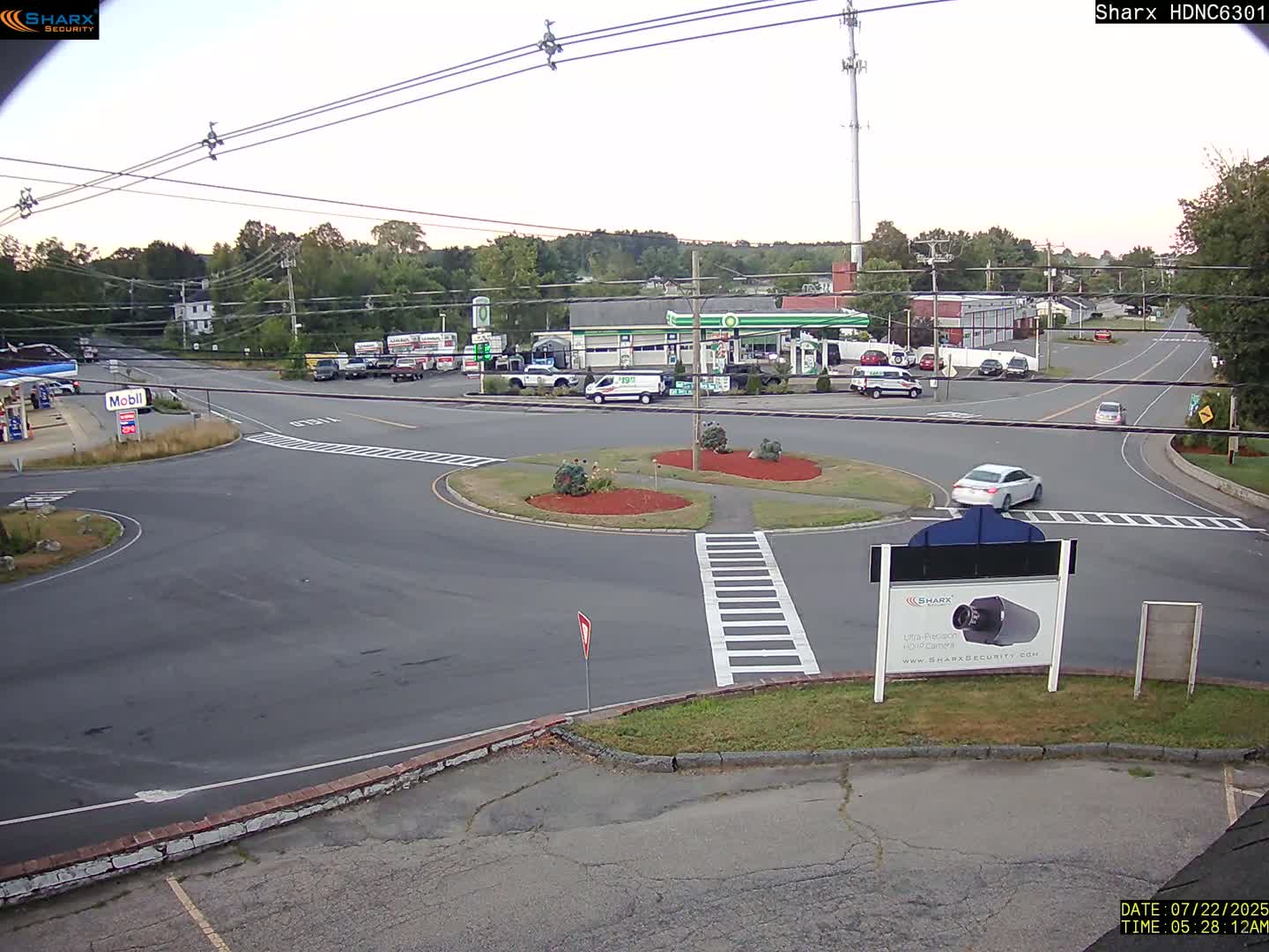 Derry City NH, E Derry Rd/ Chester Rd /E Broadway Derry Village Junction Live Cam - Derry, Rockingham, New Hampshire, USA