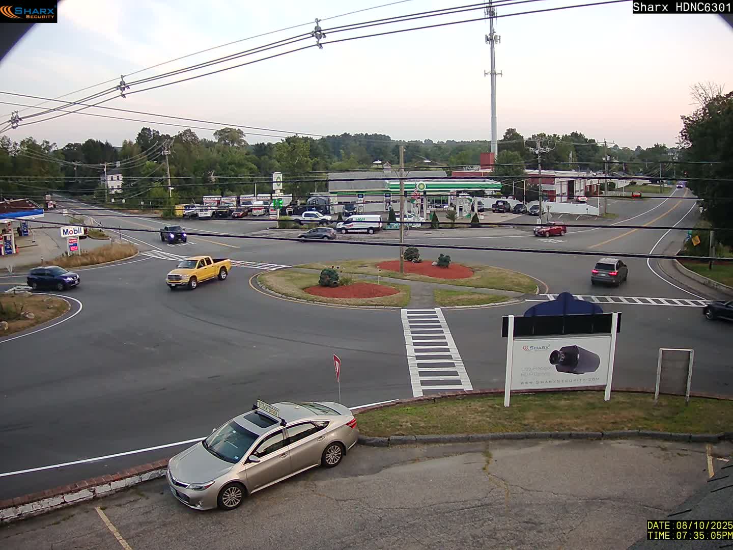 Derry City NH, E Derry Rd/ Chester Rd /E Broadway Derry Village Junction Live Cam - Derry, Rockingham, New Hampshire, USA