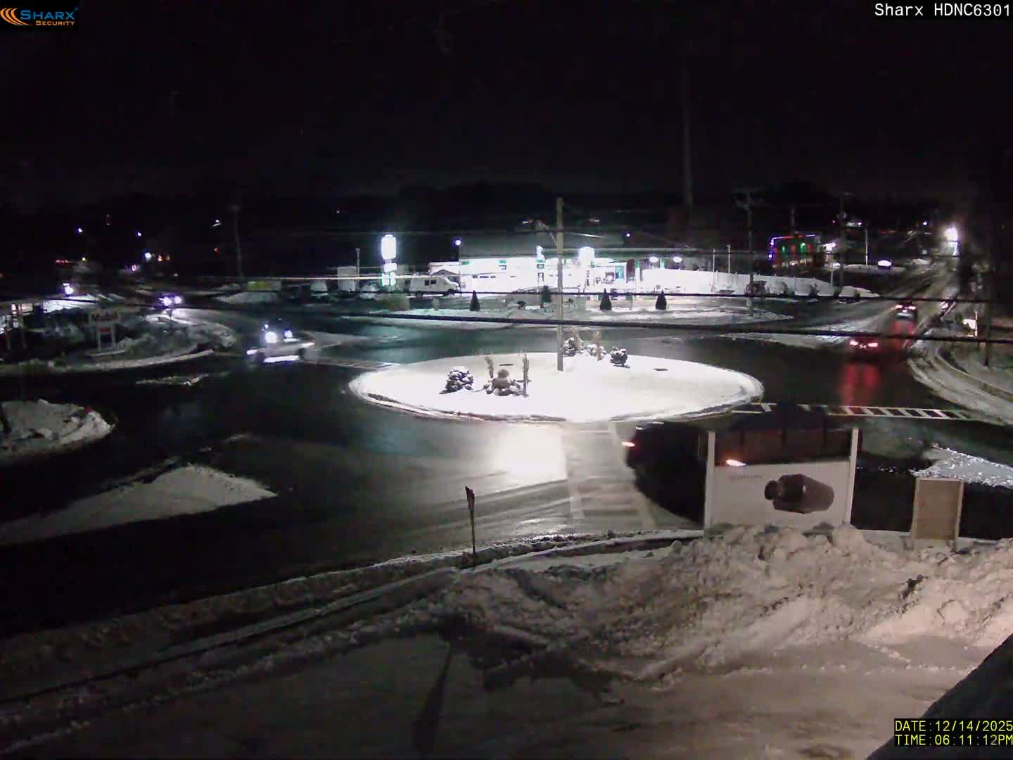 Derry City NH, E Derry Rd/ Chester Rd /E Broadway Derry Village Junction Live Cam - Derry, Rockingham, New Hampshire, USA