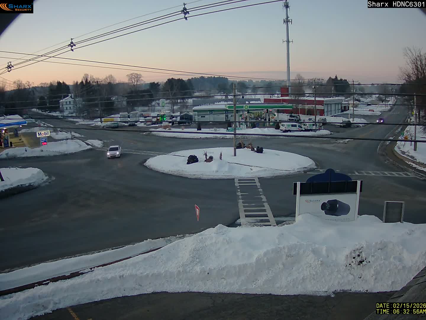 Derry City NH, E Derry Rd/ Chester Rd /E Broadway Derry Village Junction Live Cam - Derry, Rockingham, New Hampshire, USA