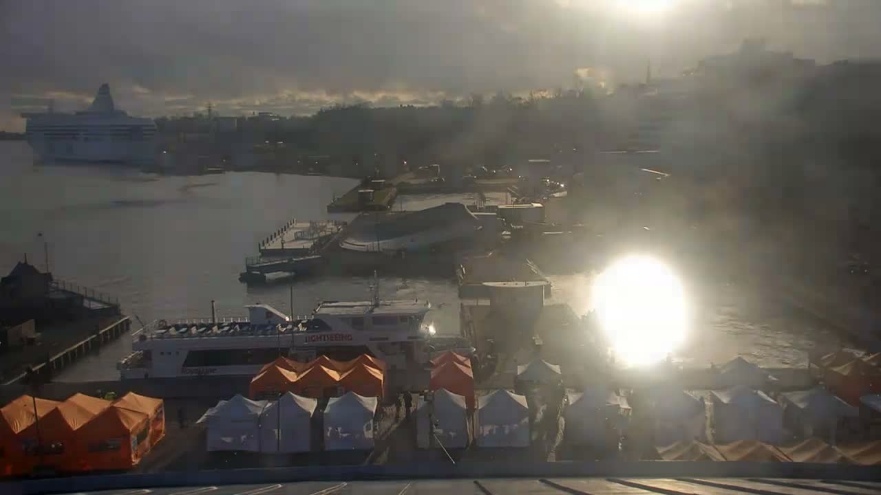 Helsinki Port & City from South Harbour Live Cam - Katajanokka, Helsinki, Uusimaa, Finland