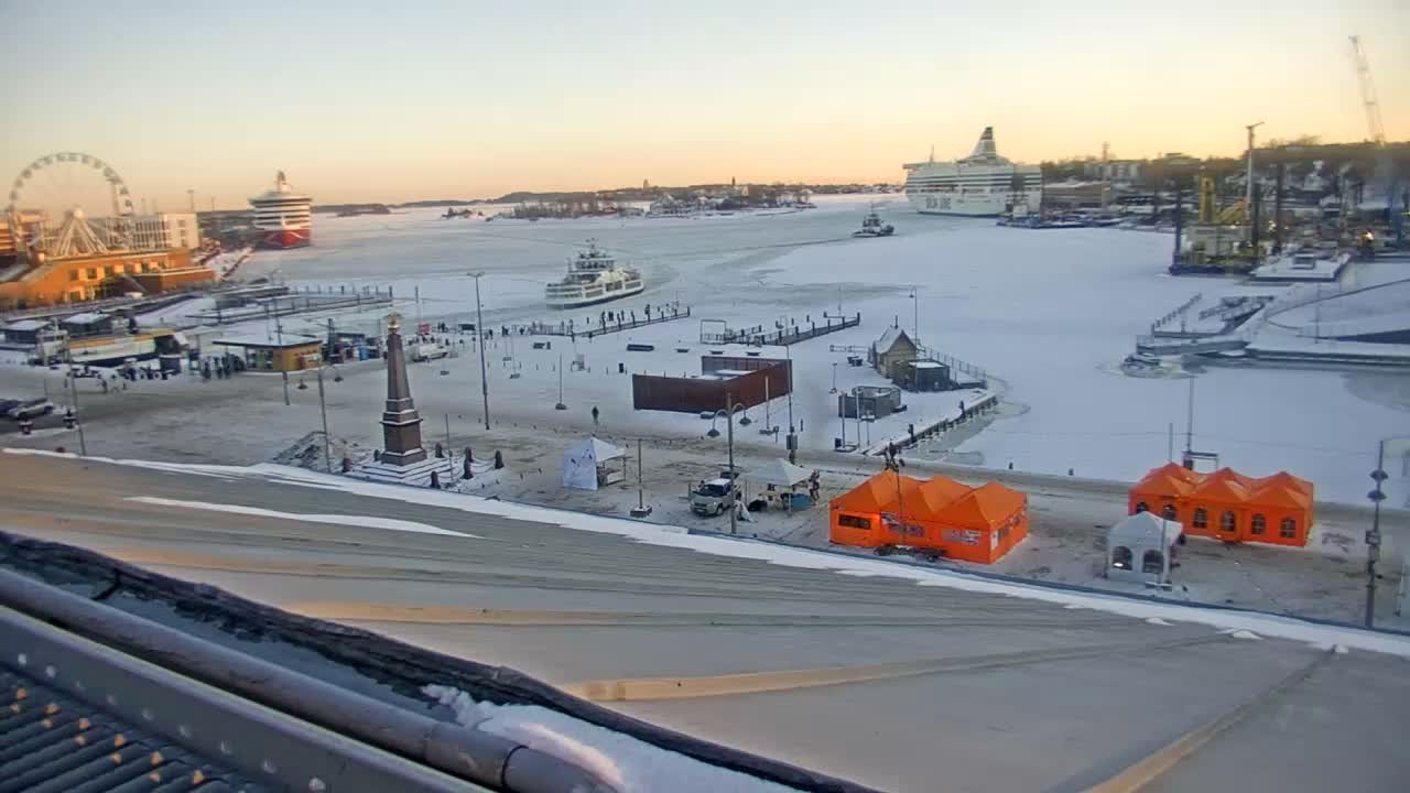 Helsinki Port & City from South Harbour Live Cam - Katajanokka, Helsinki, Uusimaa, Finland