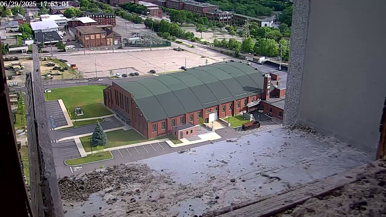 New Hampshire , Manchester City Skyline & Falcons Life Live Cam 2 - Manchester, Hillsborough, New Hampshire, USA