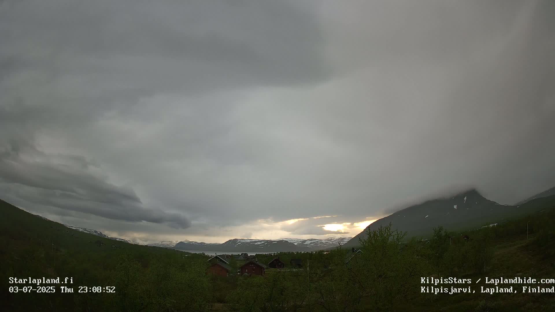 Kilpisjarvi Village , Northern Lights/Aurora Borealis Live Cam - Kilpisjärvi, Enontekiö, Lapland, Finland