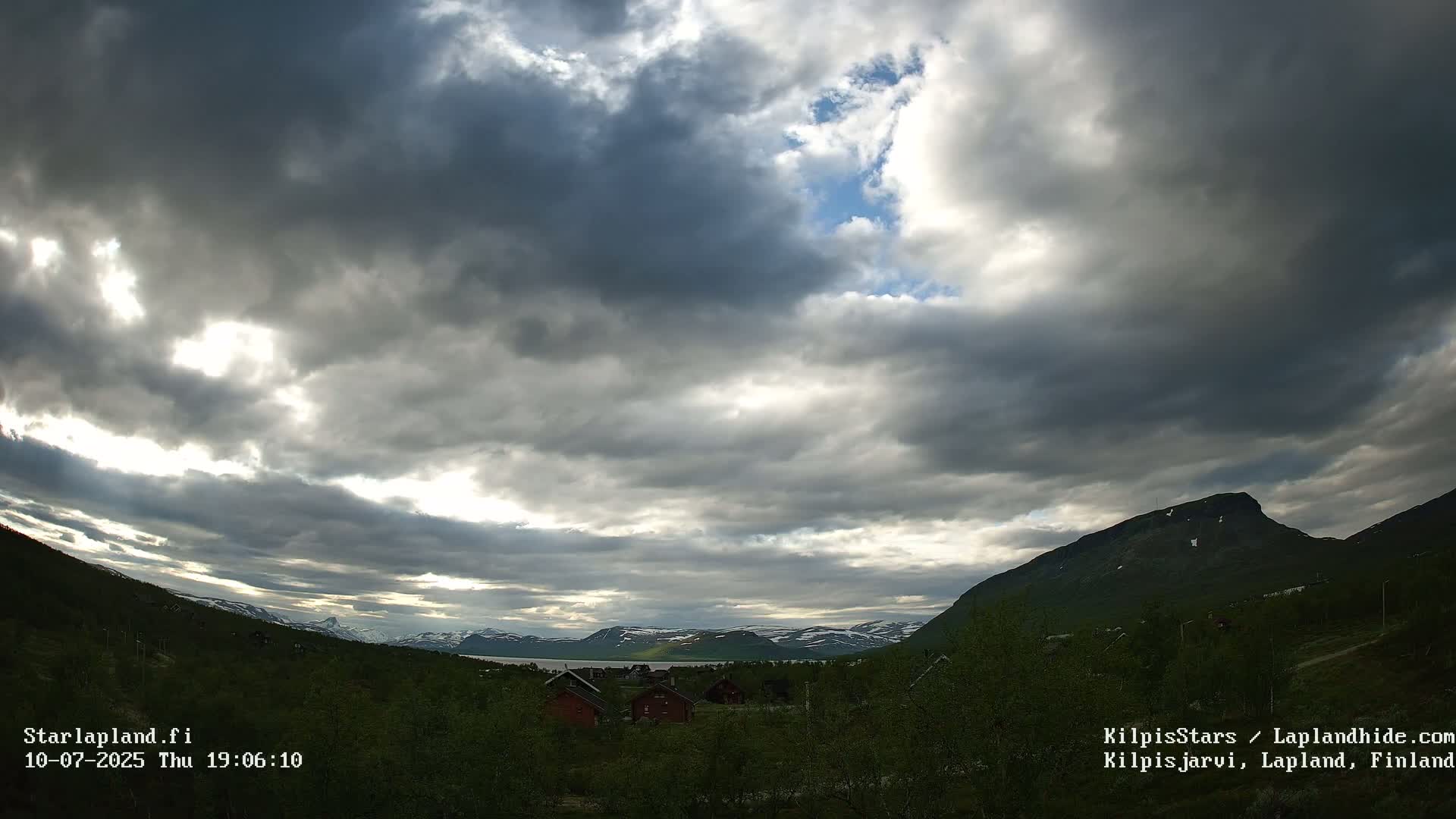 Kilpisjarvi Village , Northern Lights/Aurora Borealis Live Cam - Kilpisjärvi, Enontekiö, Lapland, Finland