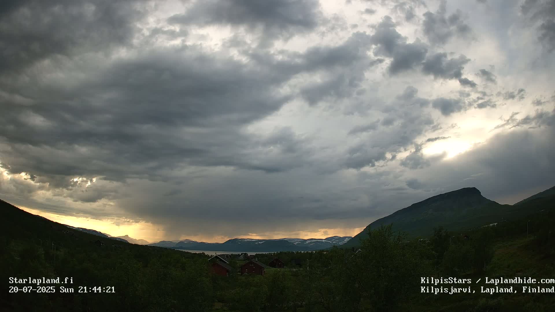 Kilpisjarvi Village , Northern Lights/Aurora Borealis Live Cam - Kilpisjärvi, Enontekiö, Lapland, Finland