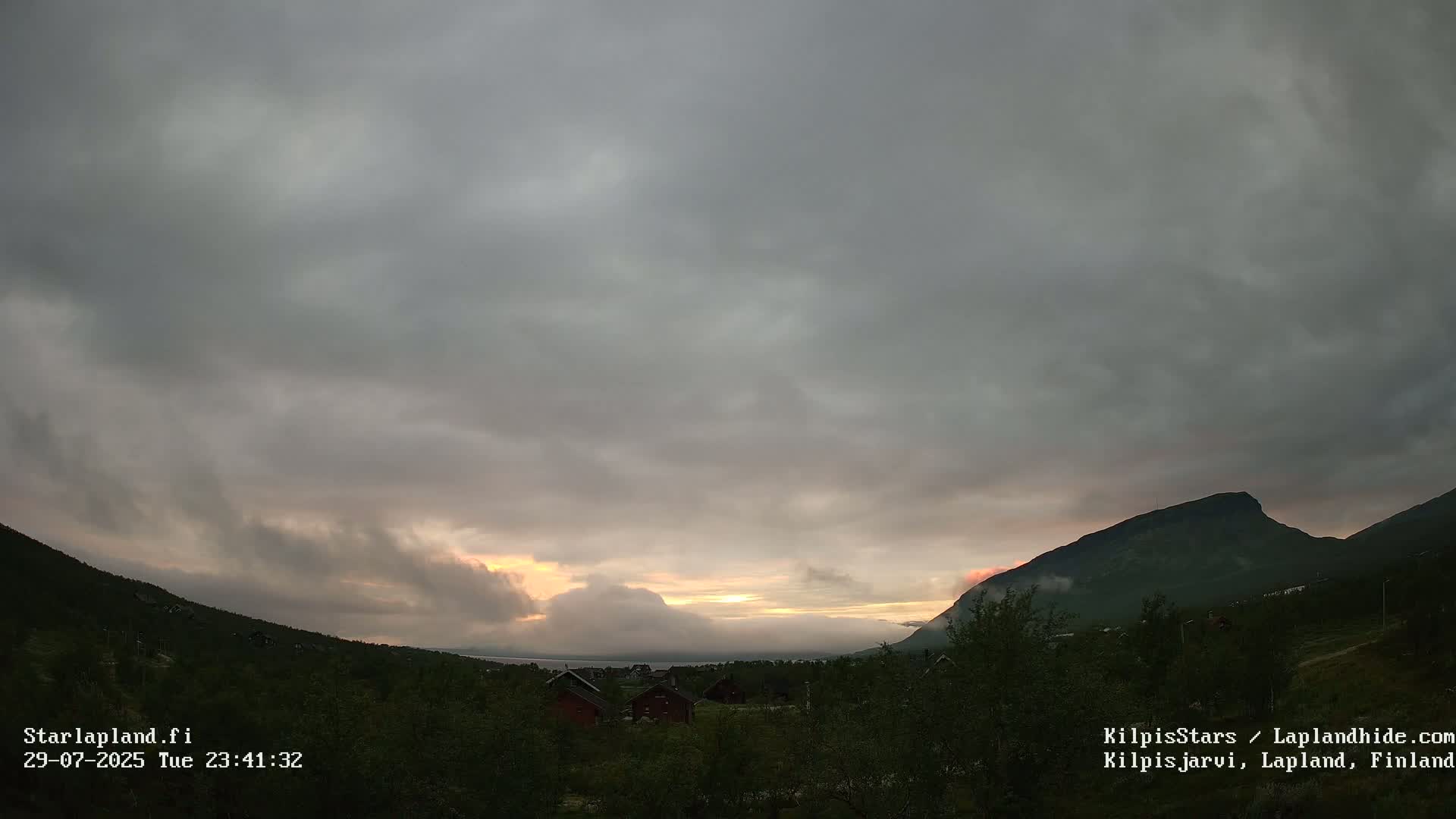 Kilpisjarvi Village , Northern Lights/Aurora Borealis Live Cam - Kilpisjärvi, Enontekiö, Lapland, Finland