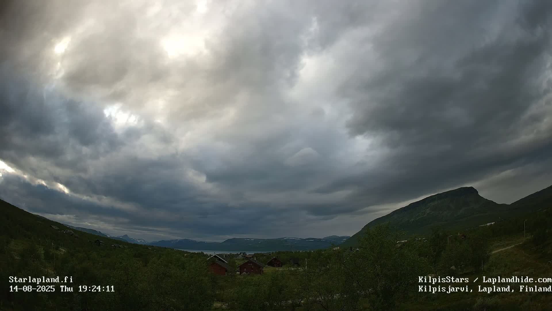 Kilpisjarvi Village , Northern Lights/Aurora Borealis Live Cam - Kilpisjärvi, Enontekiö, Lapland, Finland