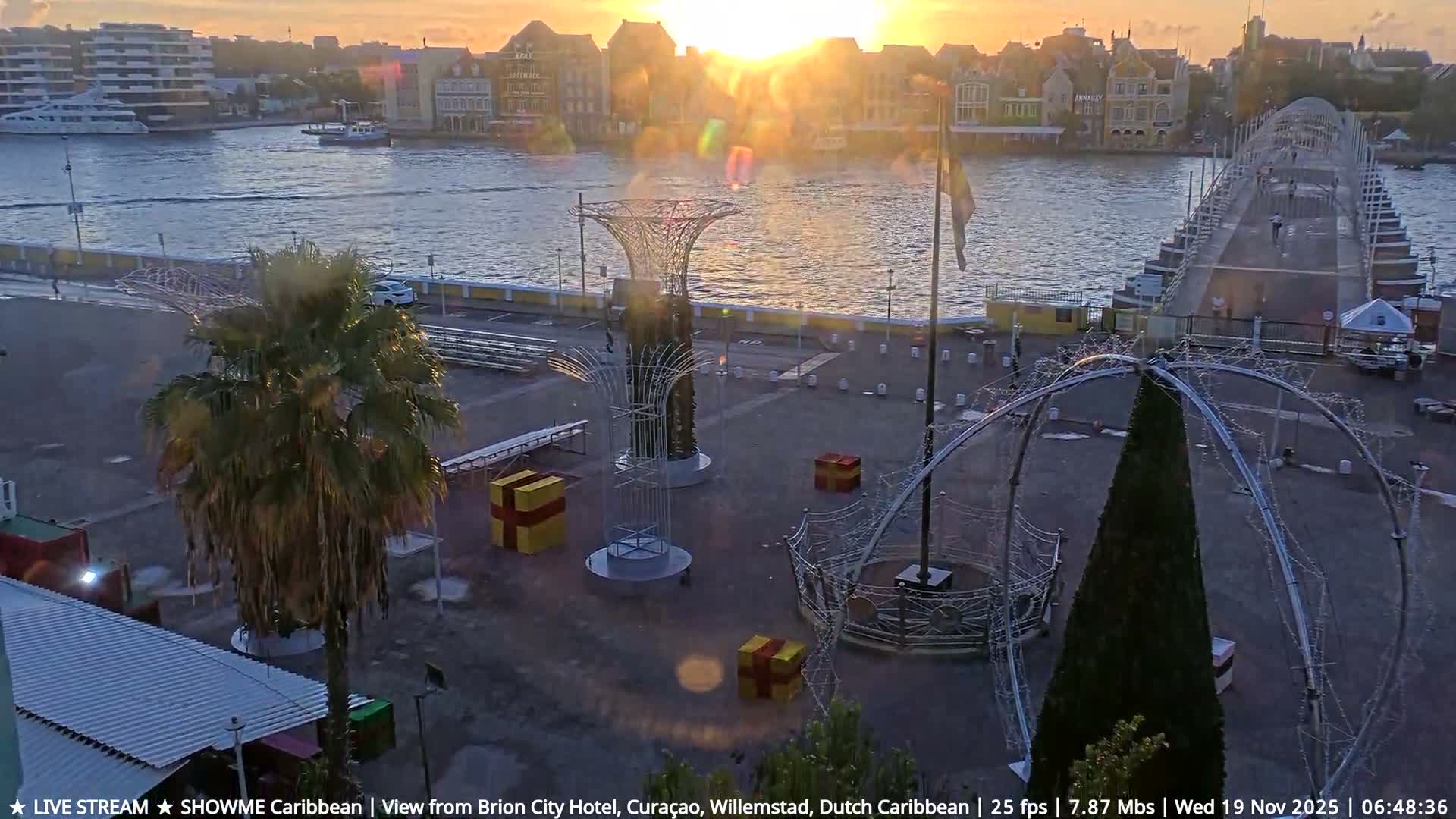 Willemstad City & The  Old Swinging  Bridge/ Queen Emma Bridge Live Cam -  Willemstad, Curacao, Netherland