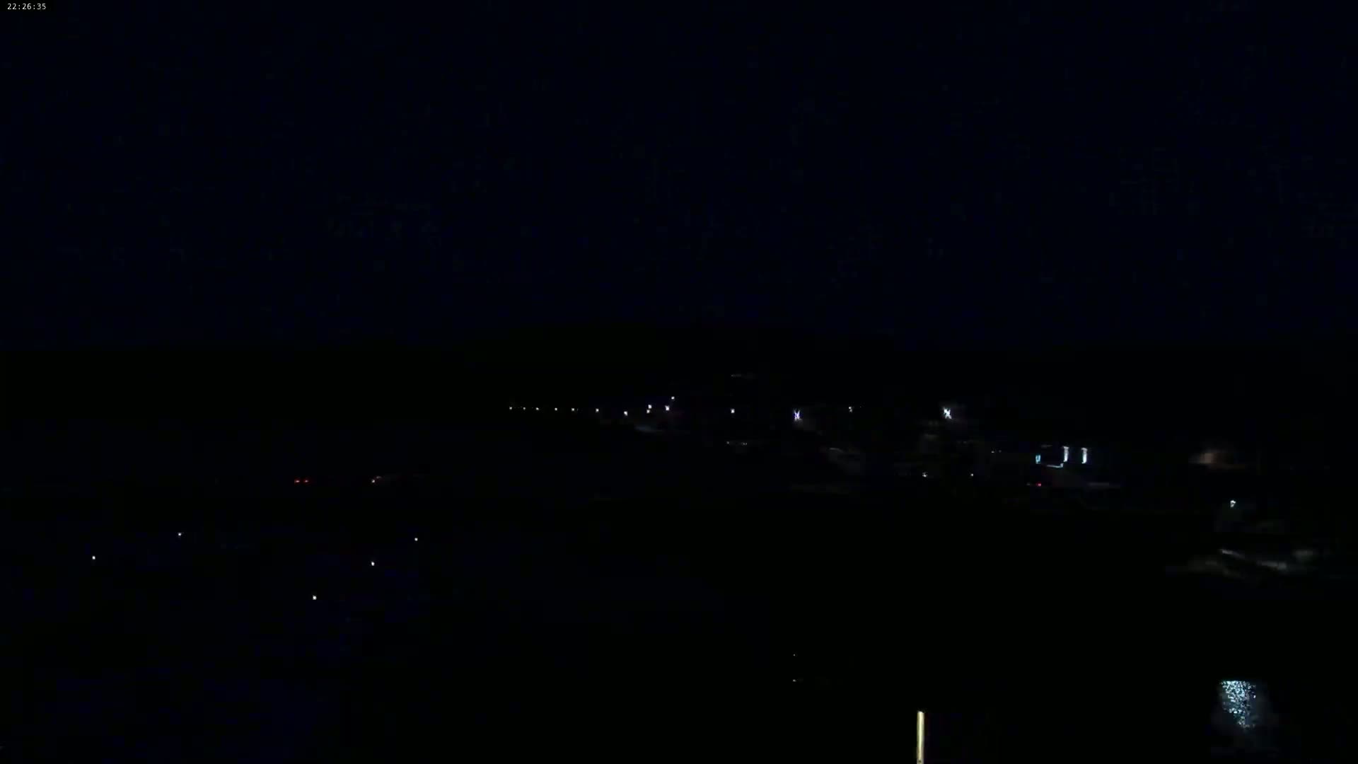 Binic Village & Marine / Plage de la Banche Beach Live Cam - Binic,  Saint-Brieuc, Cotes-d'Armor, Bretagne, France