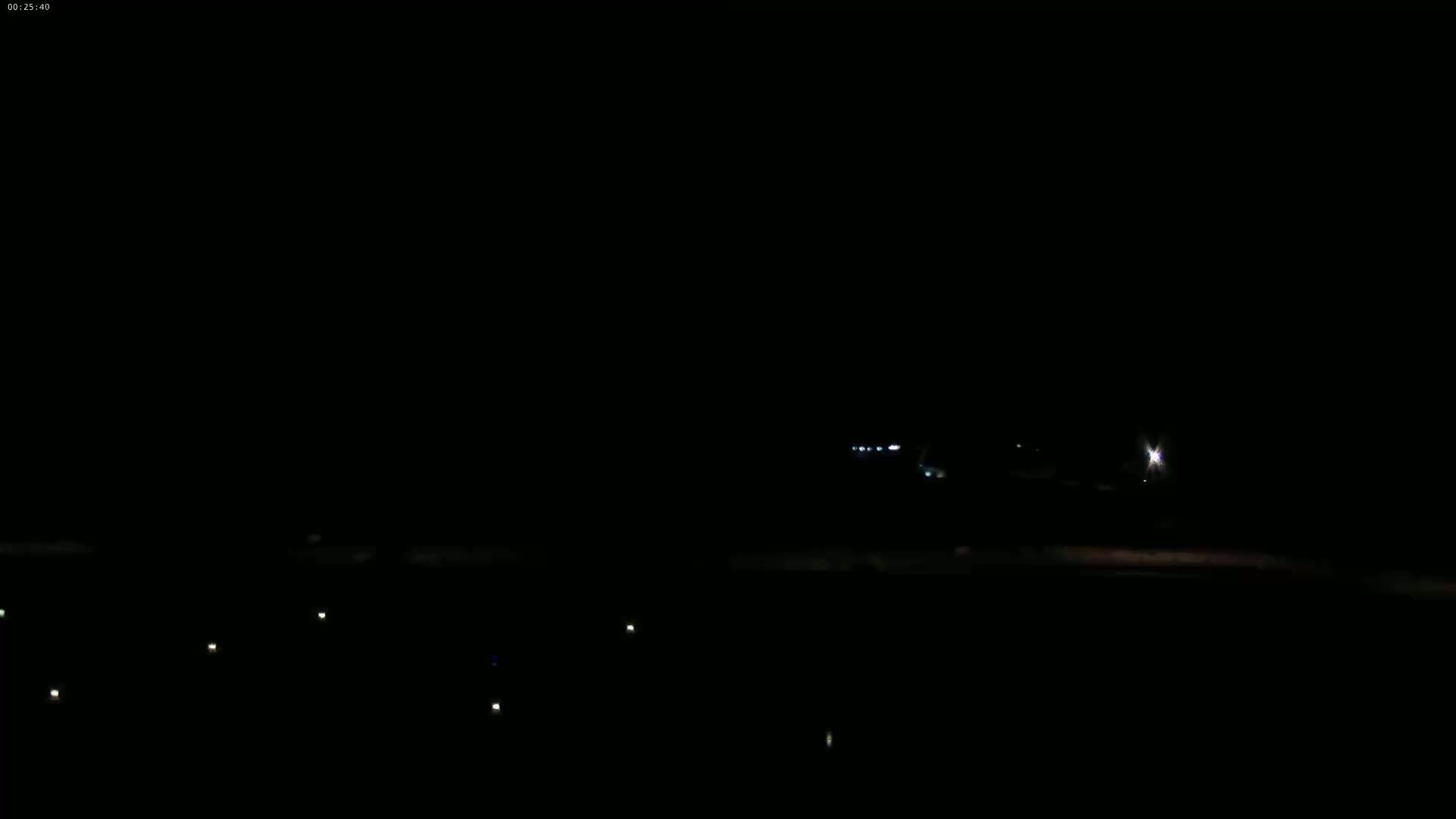 Binic Village & Marine / Plage de la Banche Beach Live Cam - Binic,  Saint-Brieuc, Cotes-d'Armor, Bretagne, France