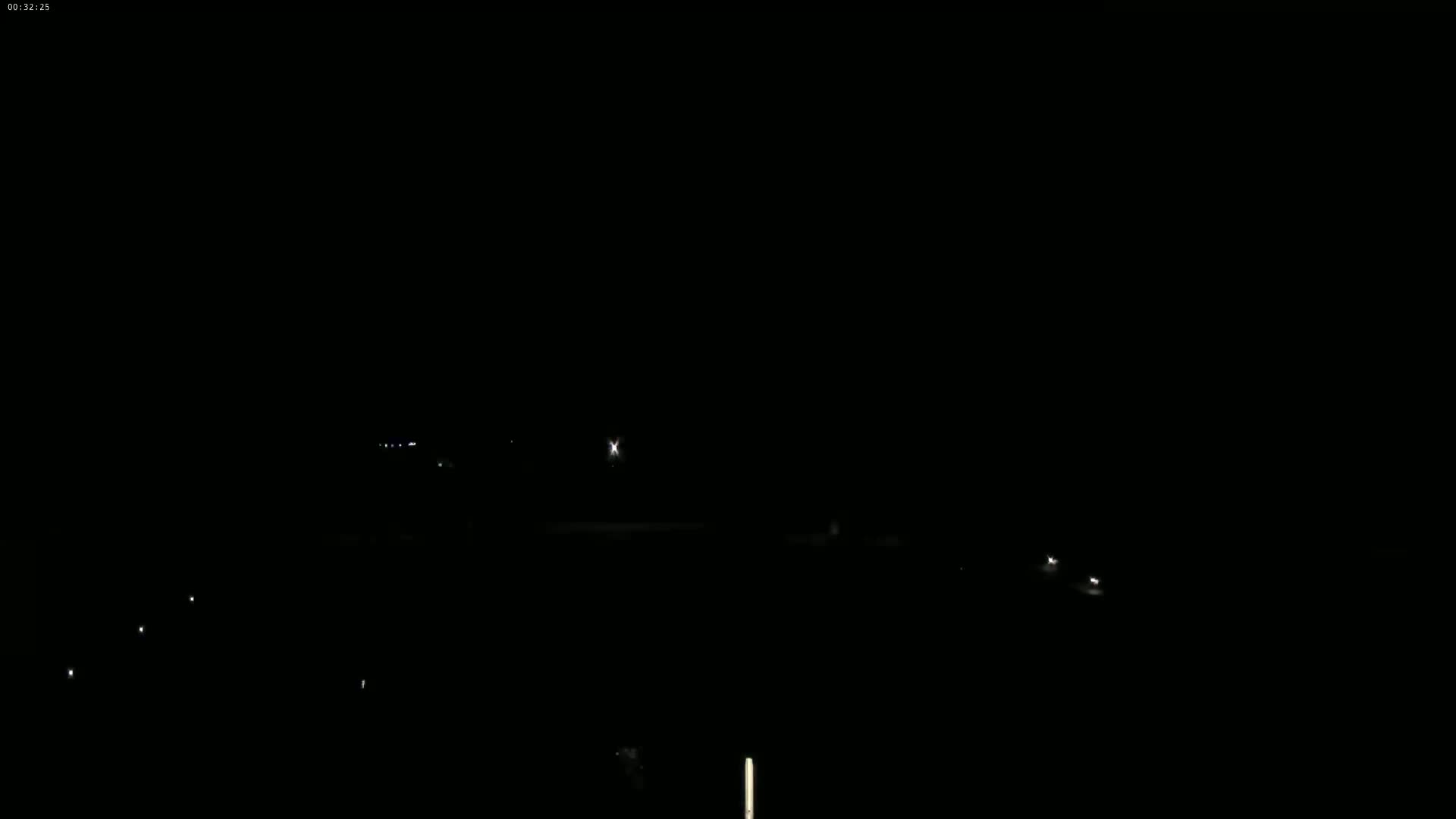 Binic Village & Marine / Plage de la Banche Beach Live Cam - Binic,  Saint-Brieuc, Cotes-d'Armor, Bretagne, France