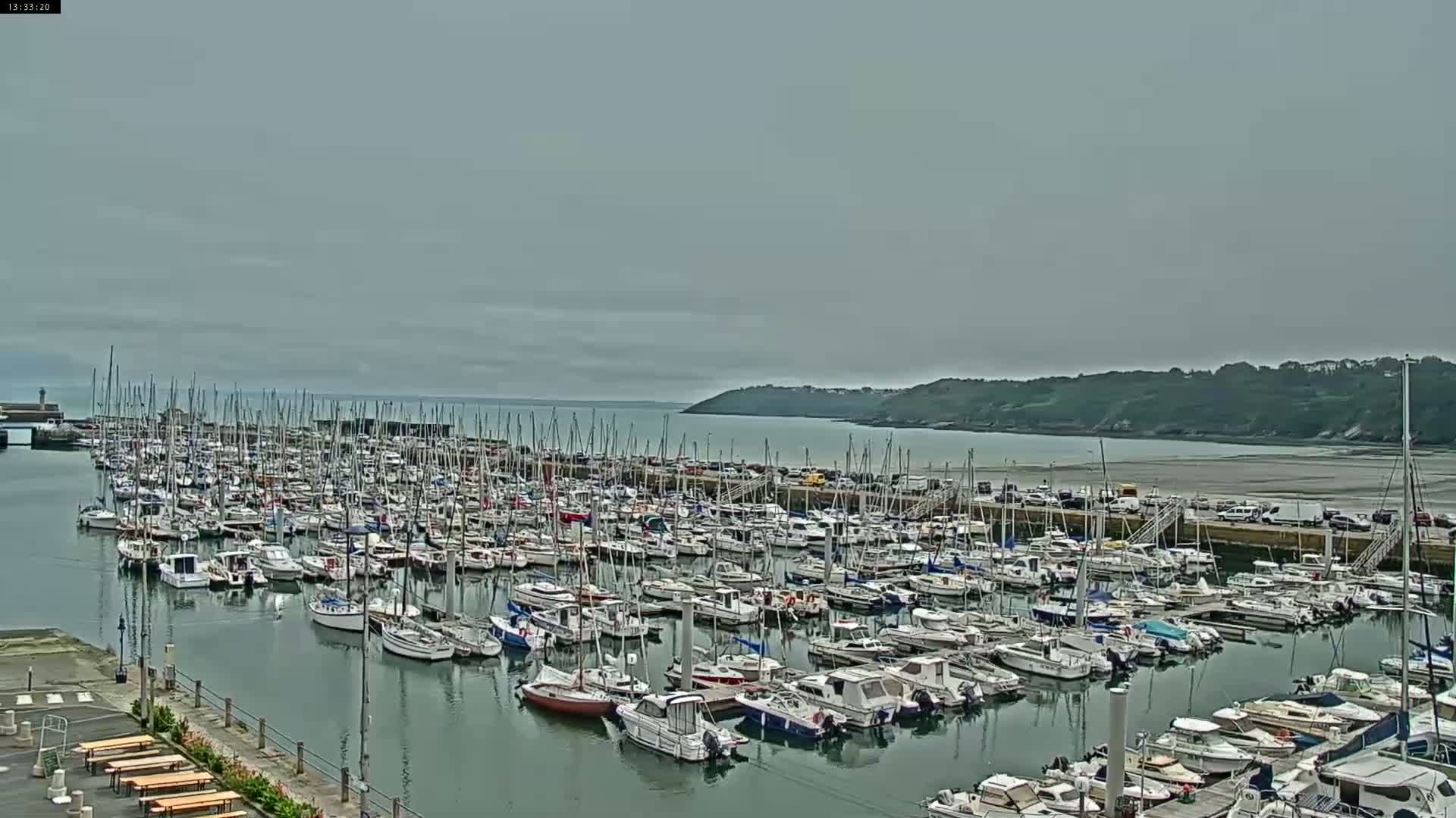 Binic Village & Marine / Plage de la Banche Beach Live Cam - Binic,  Saint-Brieuc, Cotes-d'Armor, Bretagne, France