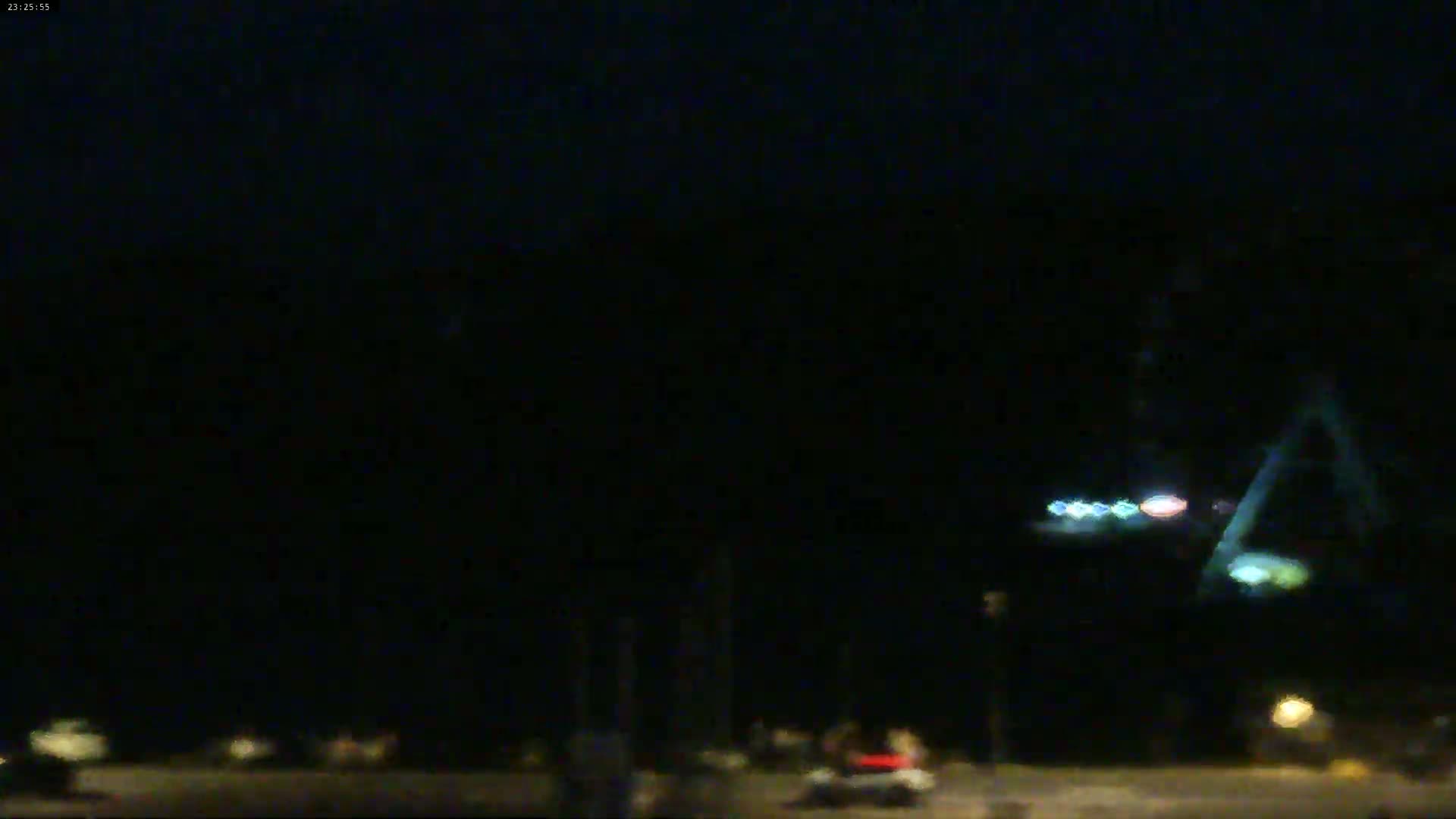 Binic Village & Marine / Plage de la Banche Beach Live Cam - Binic,  Saint-Brieuc, Cotes-d'Armor, Bretagne, France